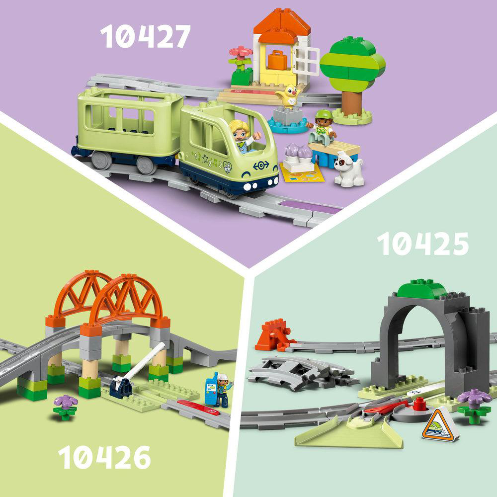 Drei verschiedene Lego Duplo Zugsets.