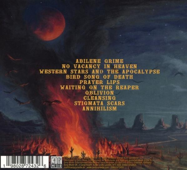 Rückseite einer CD-Hülle mit Albumtiteln und einer Wüstenlandschaft mit brennendem Feuer.