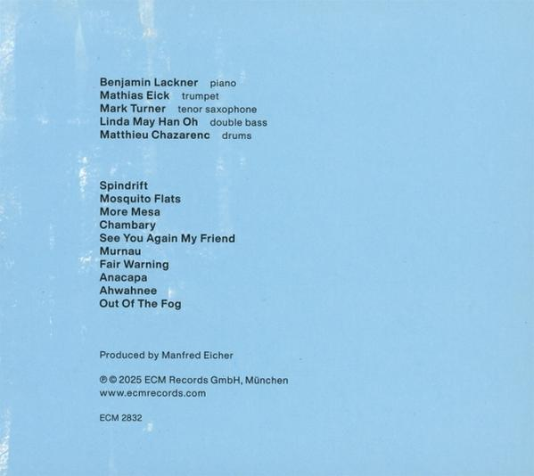 Rückseite eines Albums mit Trackliste, Künstler- und Produzenteninformationen.