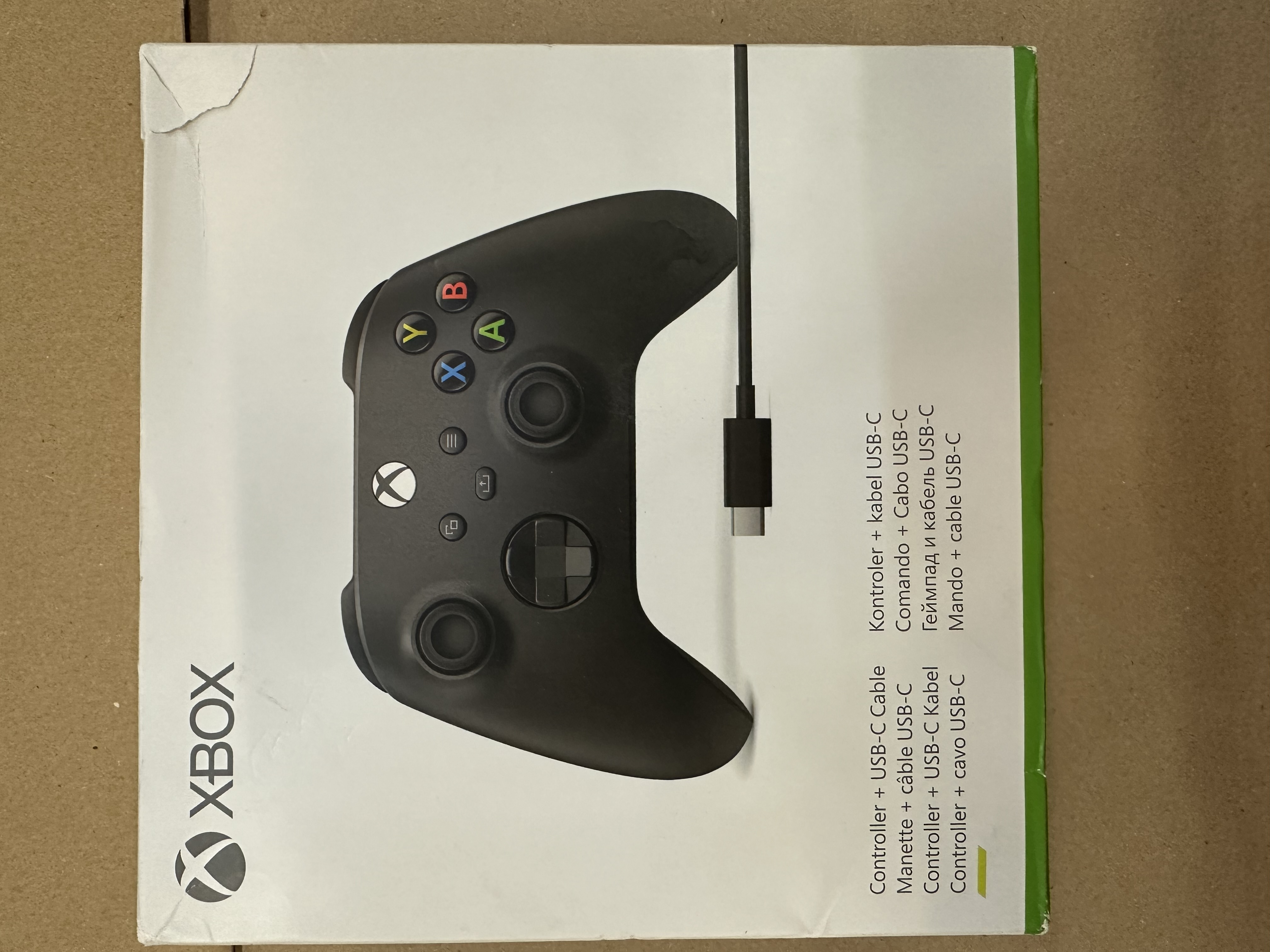OUTLET - Kontroler bezprzewodowy MICROSOFT 1V8-00002 Xbox Carbon Black + Kabel USB-C Czarny