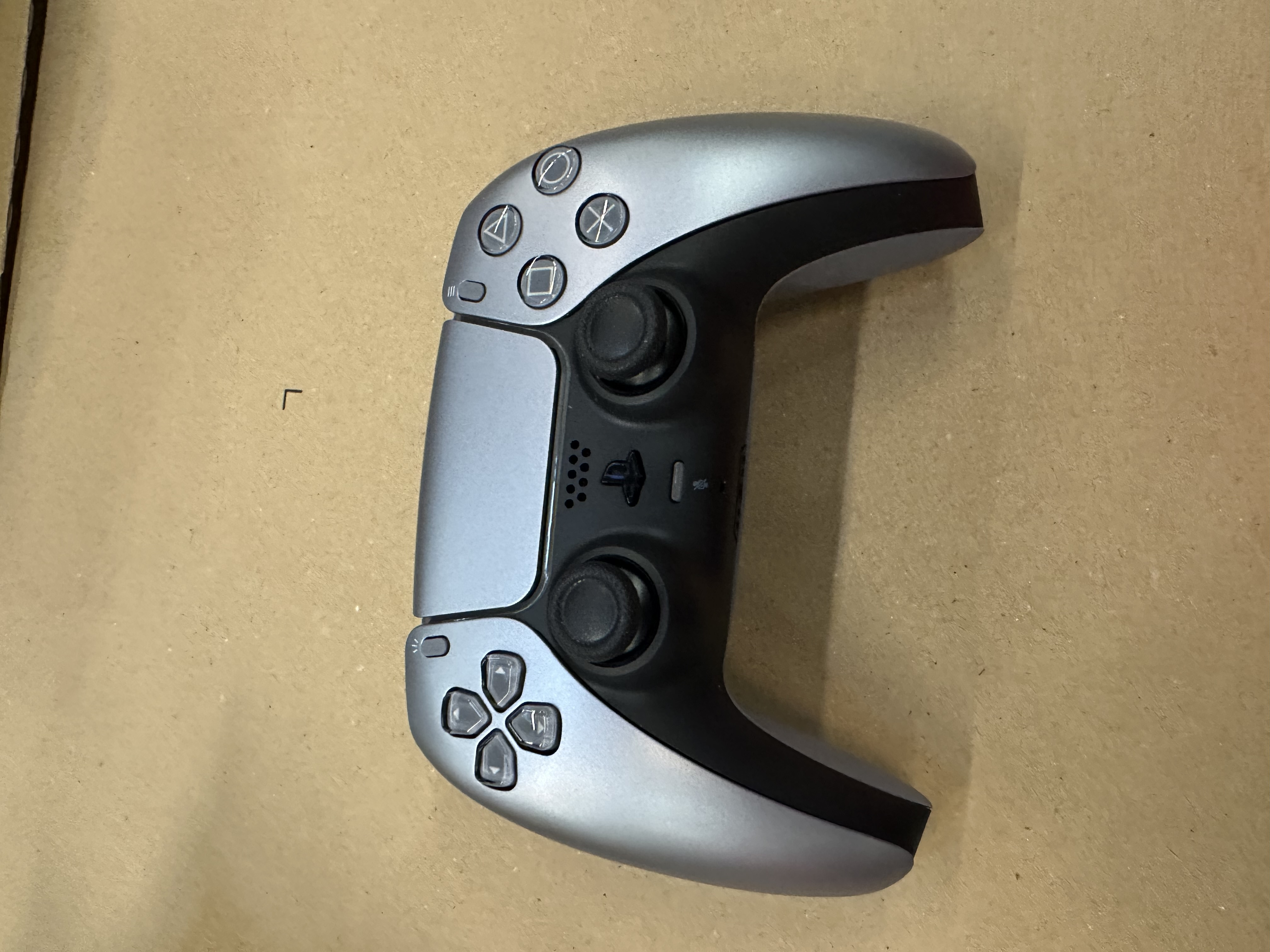 OUTLET - Kontroler bezprzewodowy SONY DualSense Srebro wysokiej próby Srebrny
