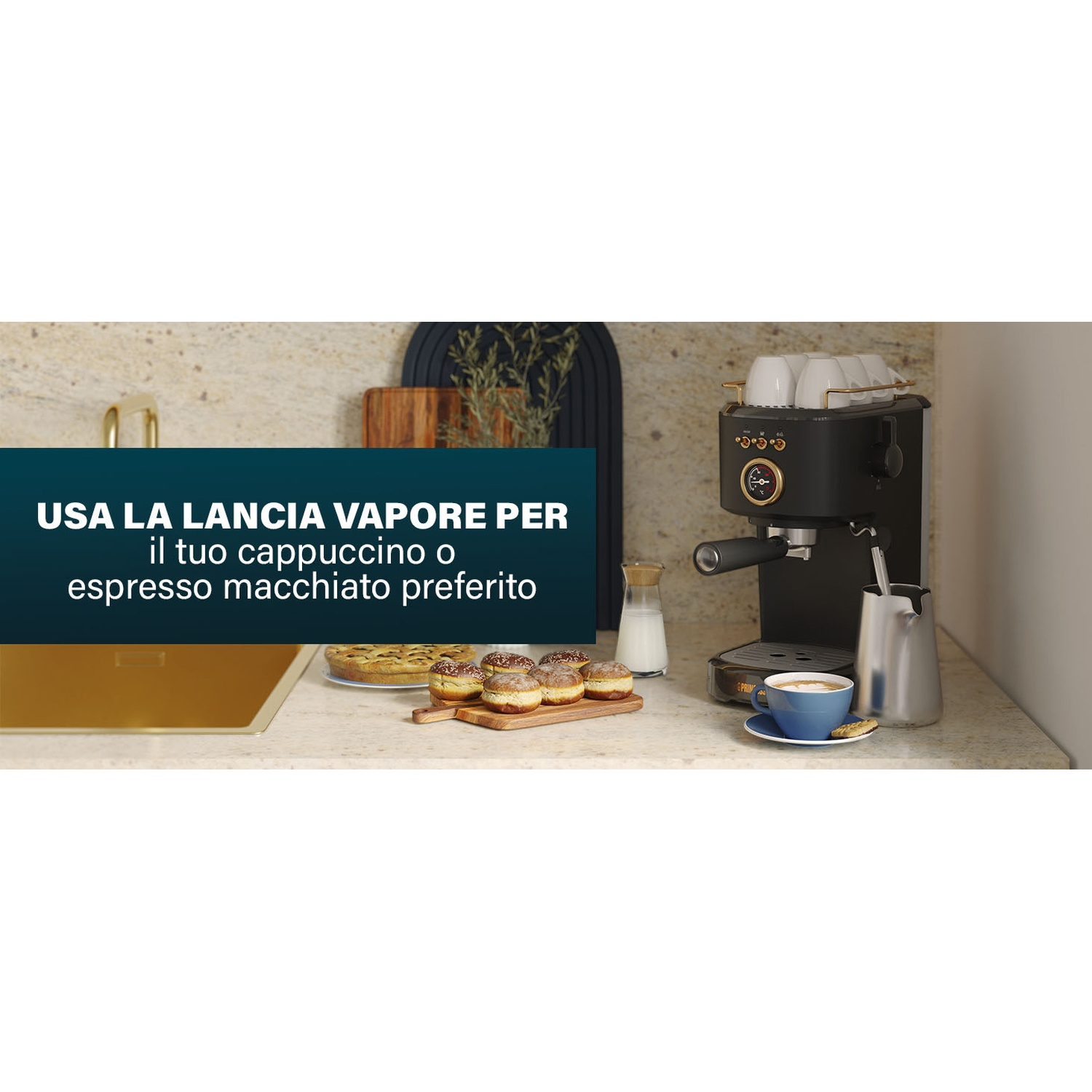 Una macchina per l'espresso nera con una tazza blu, pasticcini e una lattiera su un ripiano.