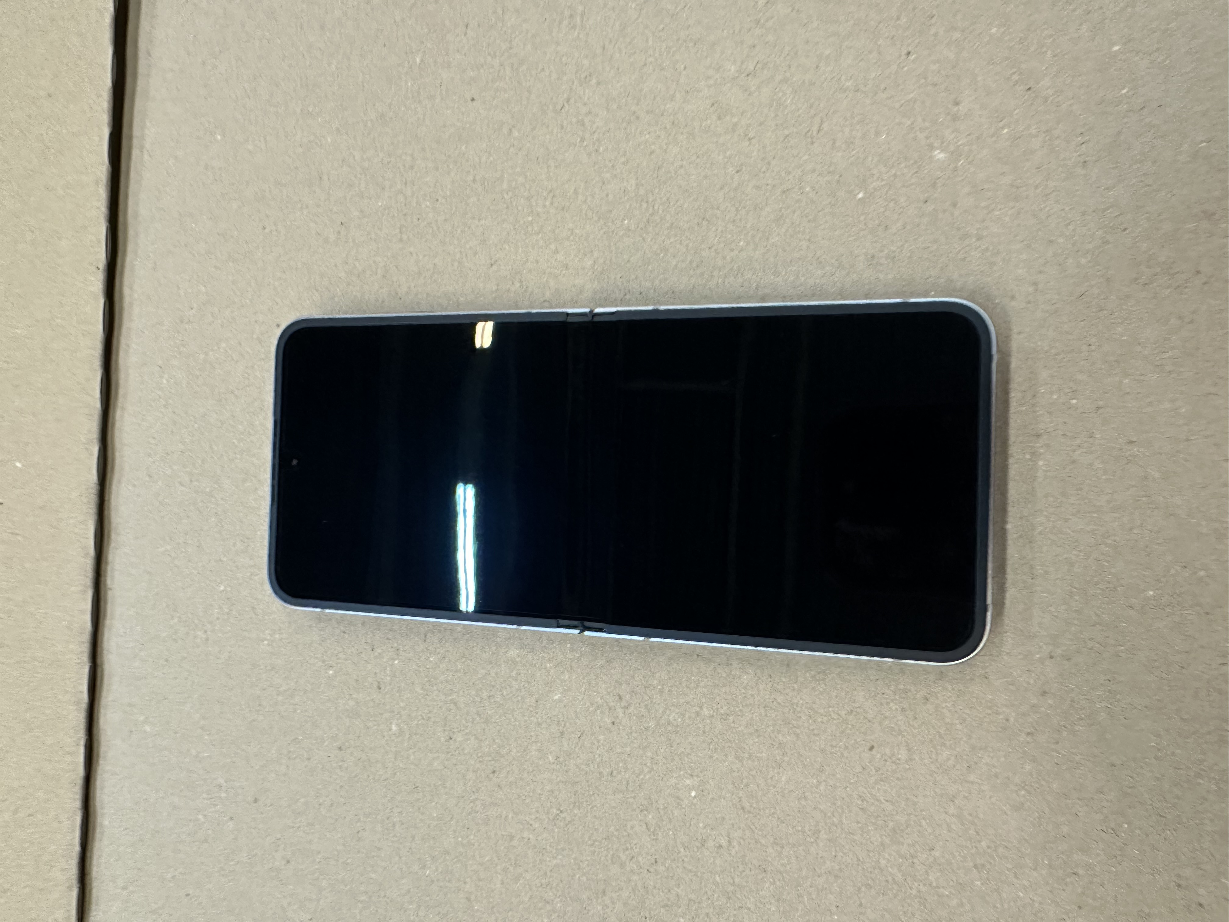 OUTLET - Smartfon SAMSUNG Galaxy Z Flip6 5G 12/256GB Szary 5G 12 GB/256 GB Szary                                                                                                                                                                                                                                                                                                                 