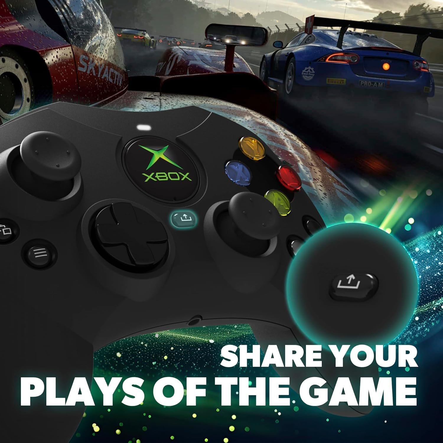 Xbox-Controller vor einem Rennspiel. Text-Overlay: Teile deine Spielzüge.