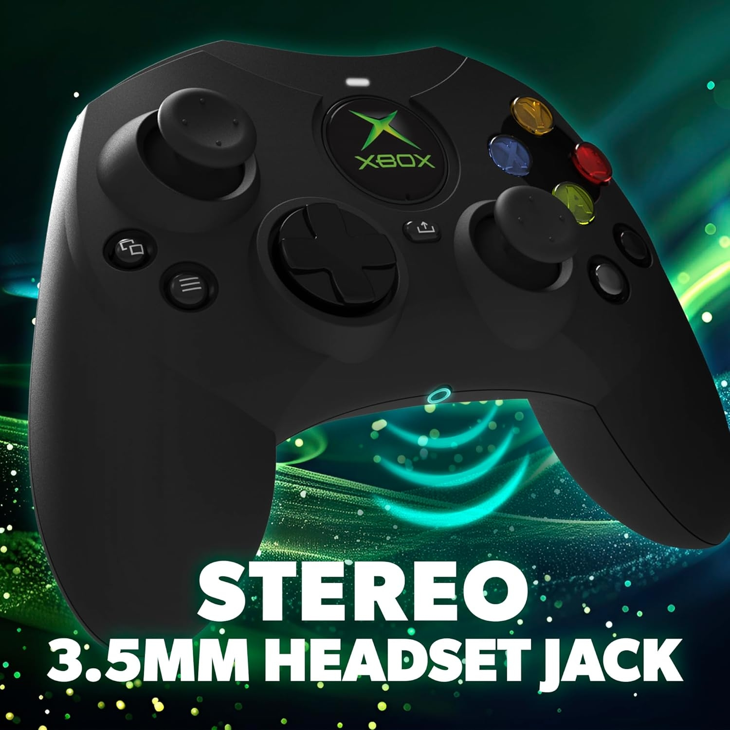 Ein schwarzer Xbox-Controller mit Knöpfen und einer 3,5-mm-Headsetbuchse. Der Controller leuchtet grün.