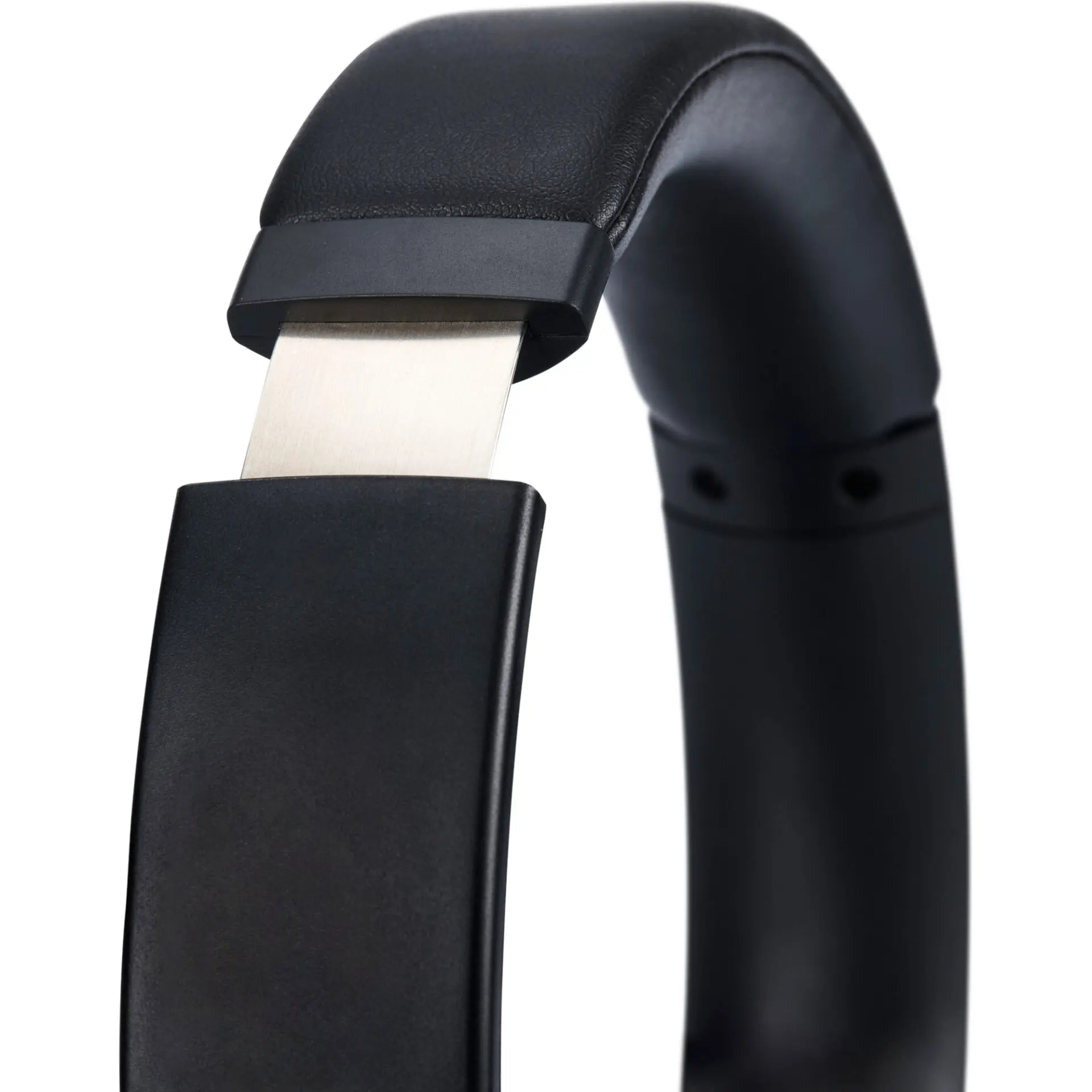 Zbliżenie czarnych słuchawek pokazujące część połączeniową.