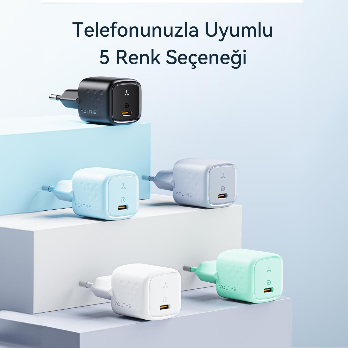 Beş farklı renkte duvar şarj cihazı.