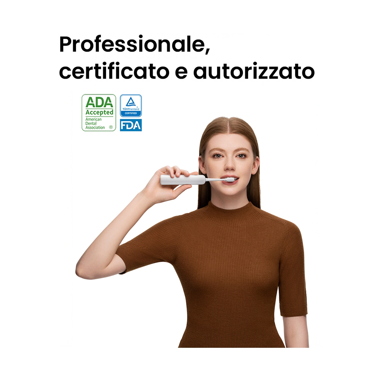 Donna che si lava i denti con uno spazzolino elettrico, con certificazioni ADA e FDA sullo sfondo.