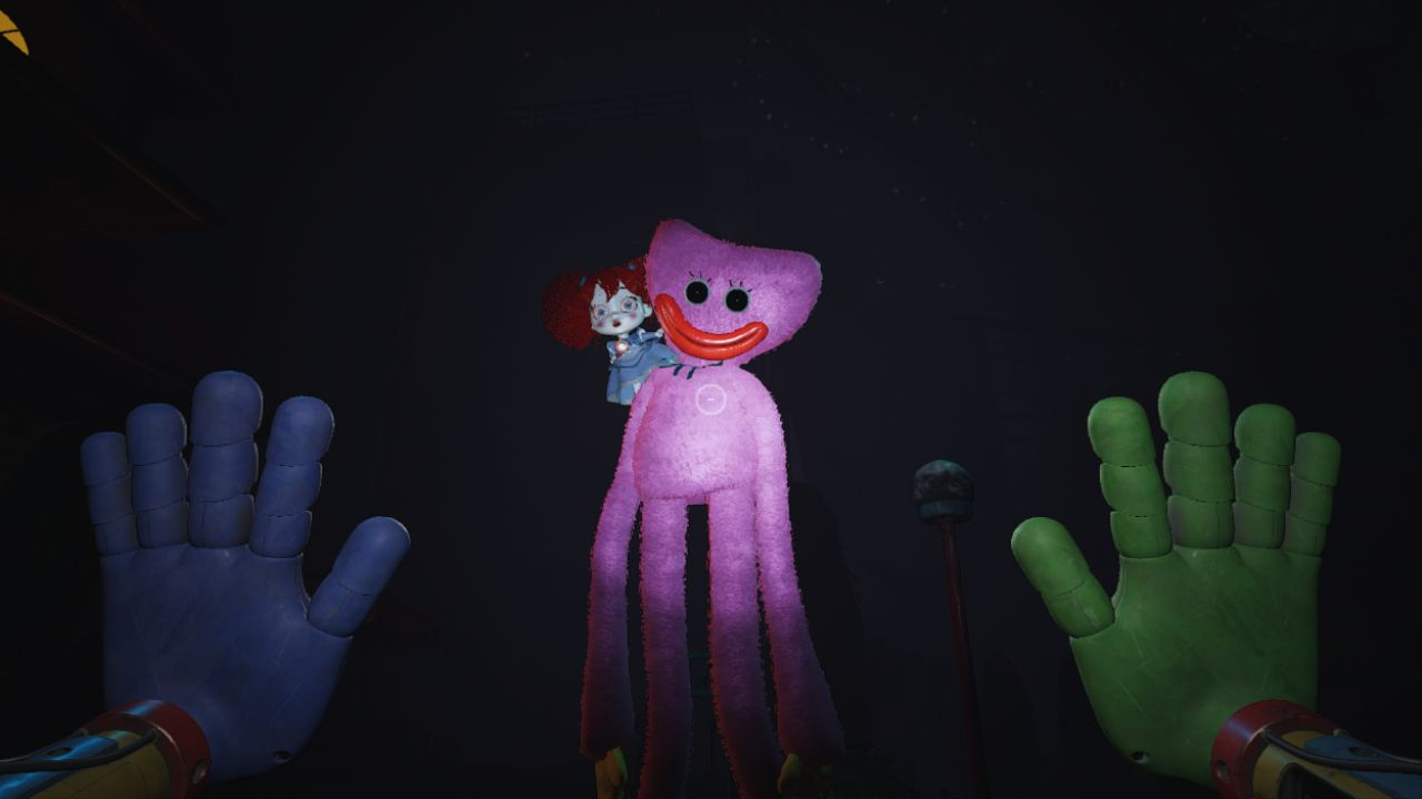 Ego-Perspektive eines rosa Monsters, das eine Puppe hält, blaue und grüne Hände.