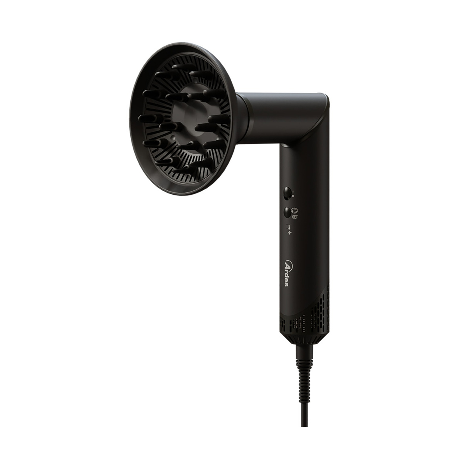 Asciugacapelli nero con diffusore. Su sfondo bianco.