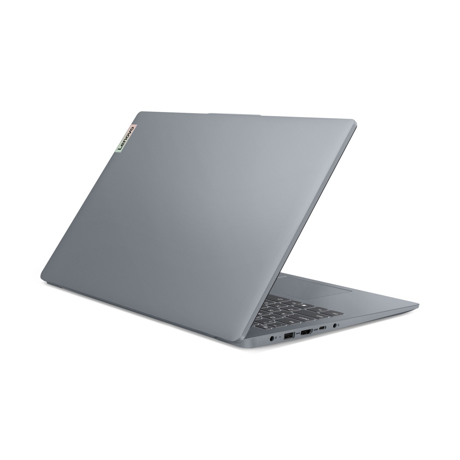 Un laptop grigio di Lenovo, leggermente angolato. Il coperchio è chiuso, mostrando il retro.