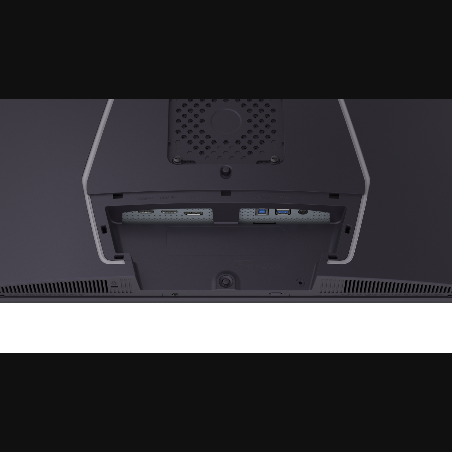De achterkant van een zwarte monitor met diverse poorten: HDMI, USB en DisplayPort. Het heeft een ventilatiegebied en een standaard.