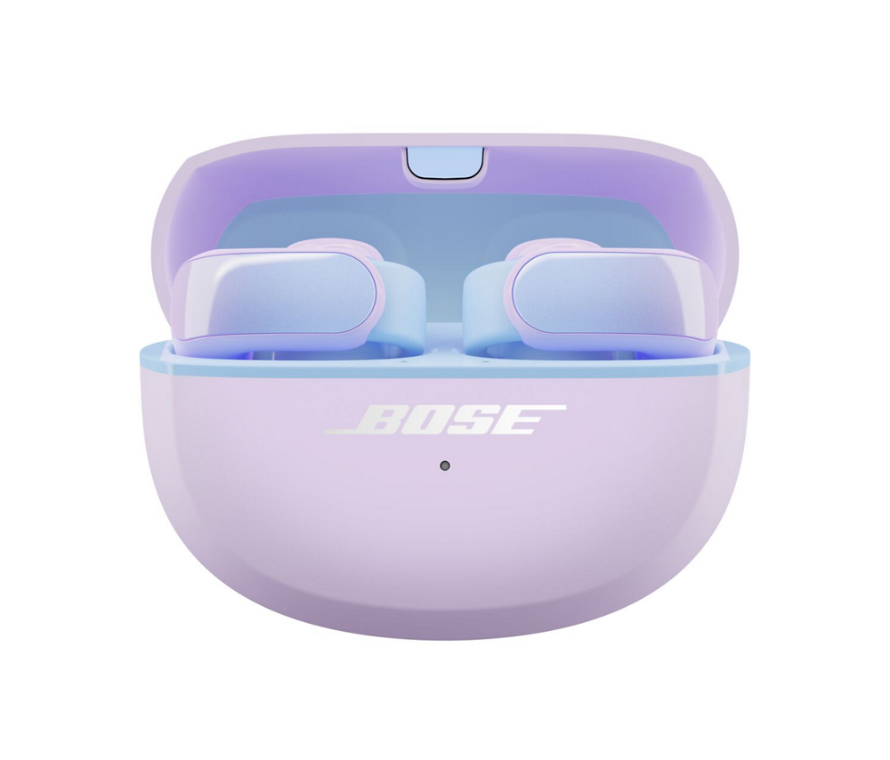 Ohrhörer in einem Gehäuse, mit einem lila und hellblauen Farbschema. Das Bose-Logo ist sichtbar.