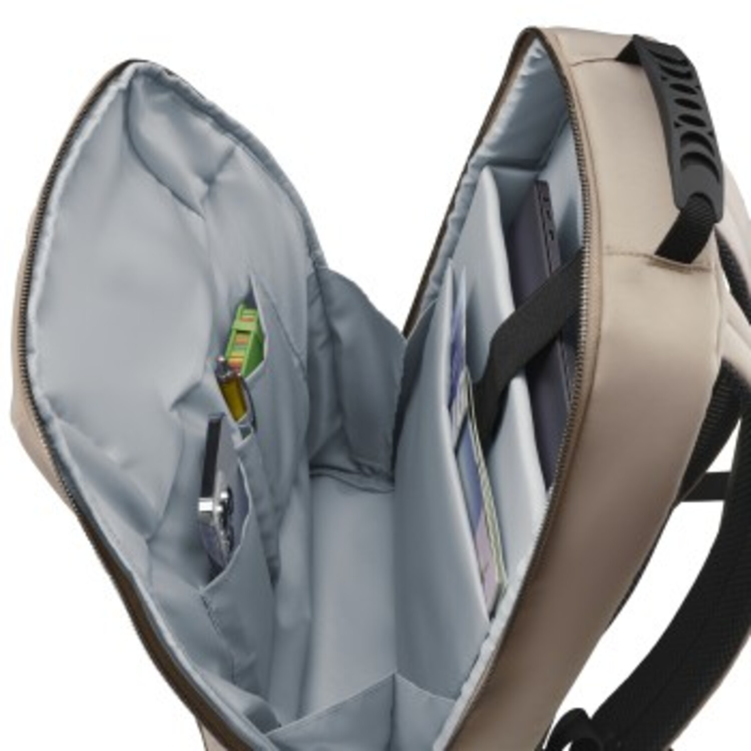 L'intérieur ouvert d'un sac à dos beige révèle des stylos, un téléphone et des documents dans des compartiments séparés.