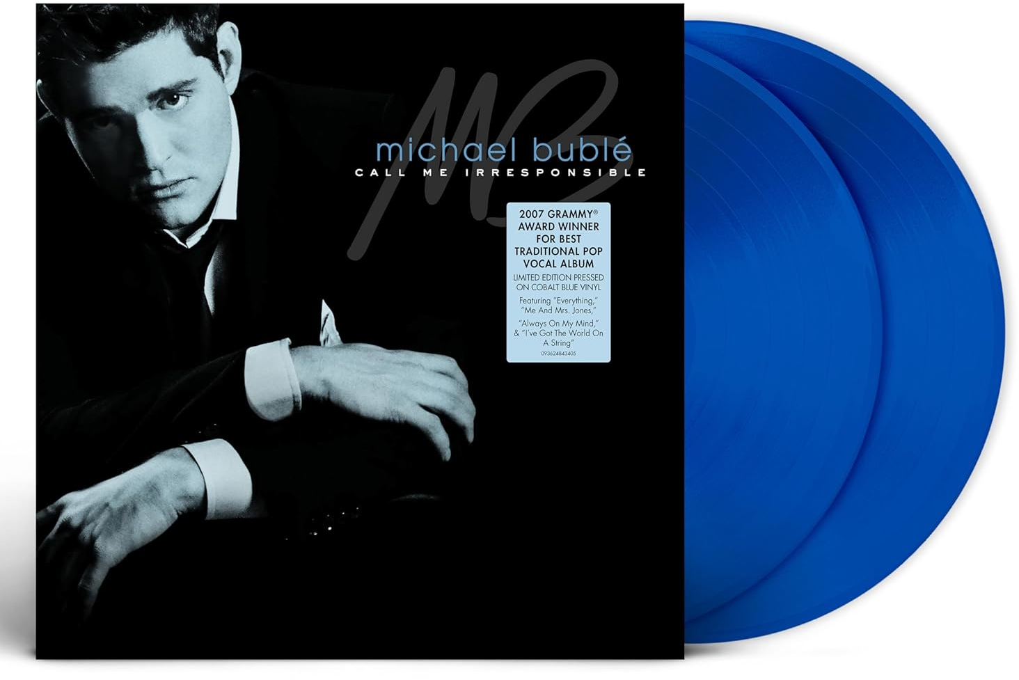 Michael Bublé album borító. Michael Bublé öltönyben. Kék bakelit lemezek.