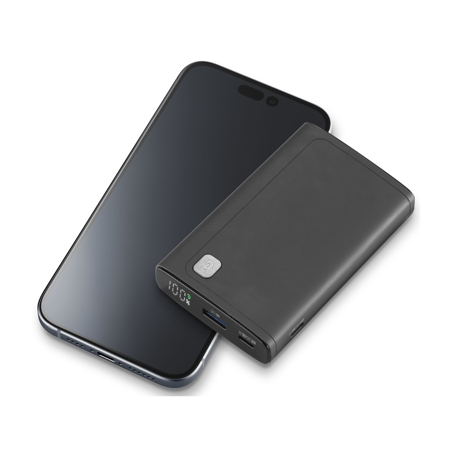 Ein schwarzes Smartphone liegt neben einer schwarzen Powerbank, weißer Hintergrund.