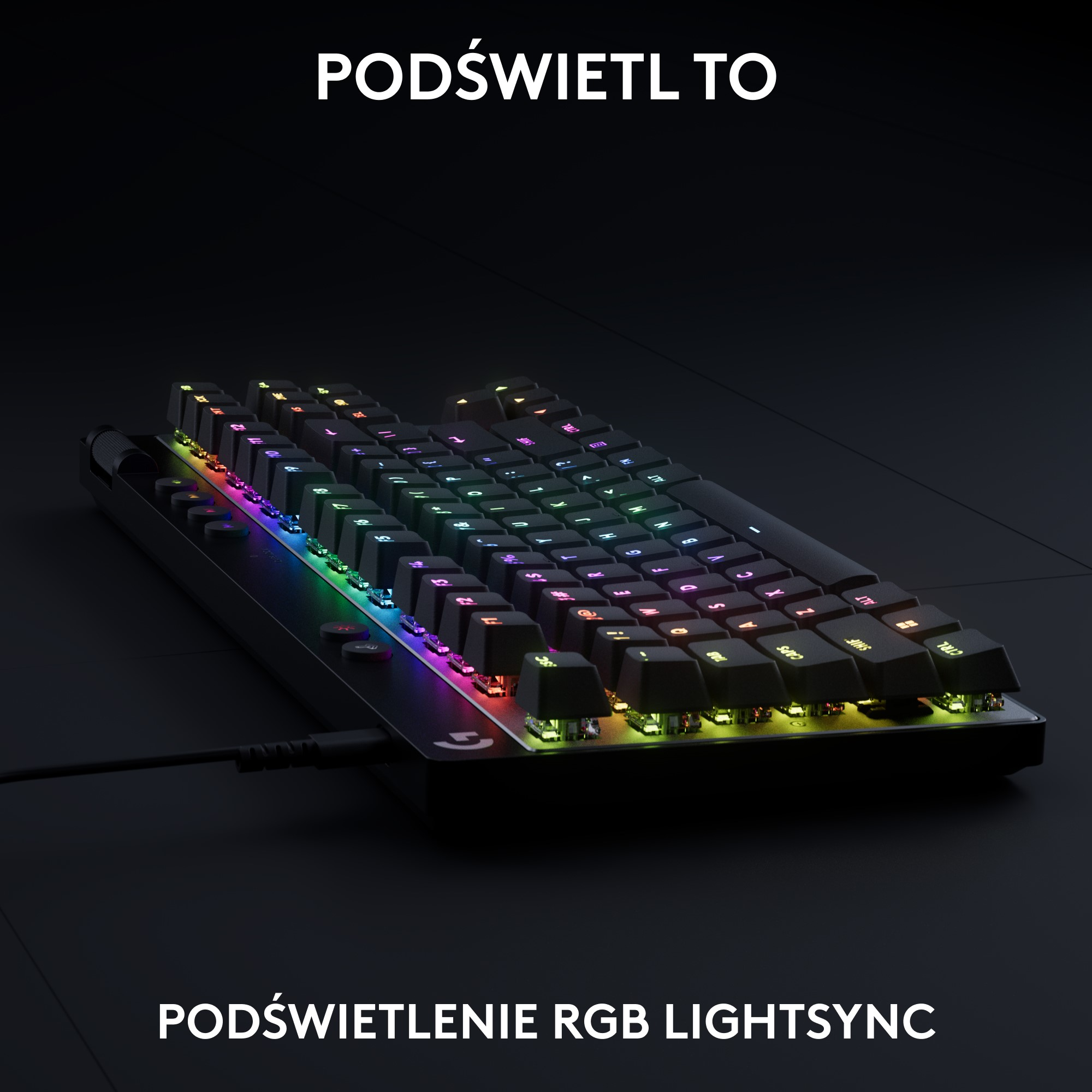 Czarna podświetlana klawiatura z kolorowymi światłami.