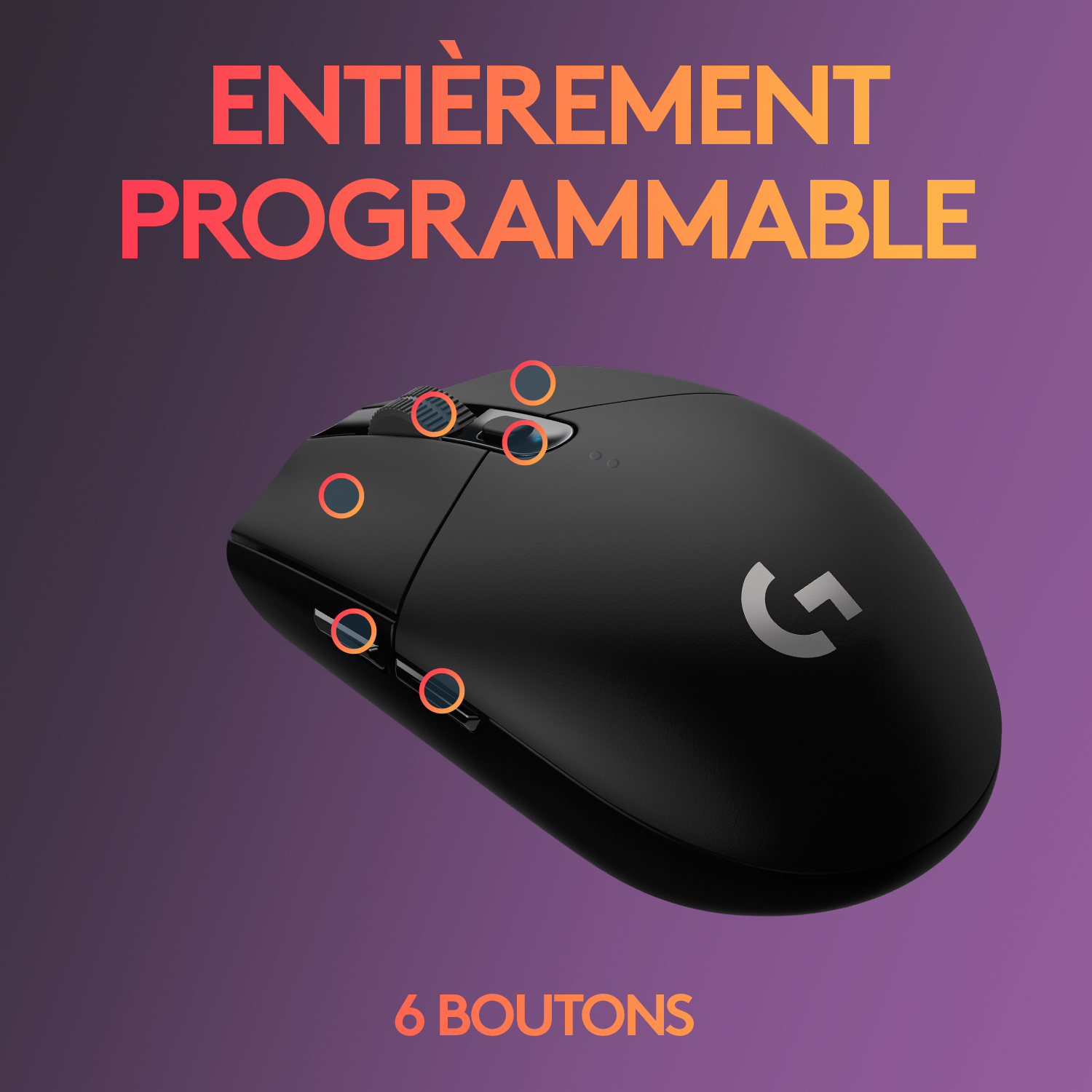 Souris gaming noire avec six boutons et des marques orange. Fond dégradé violet.