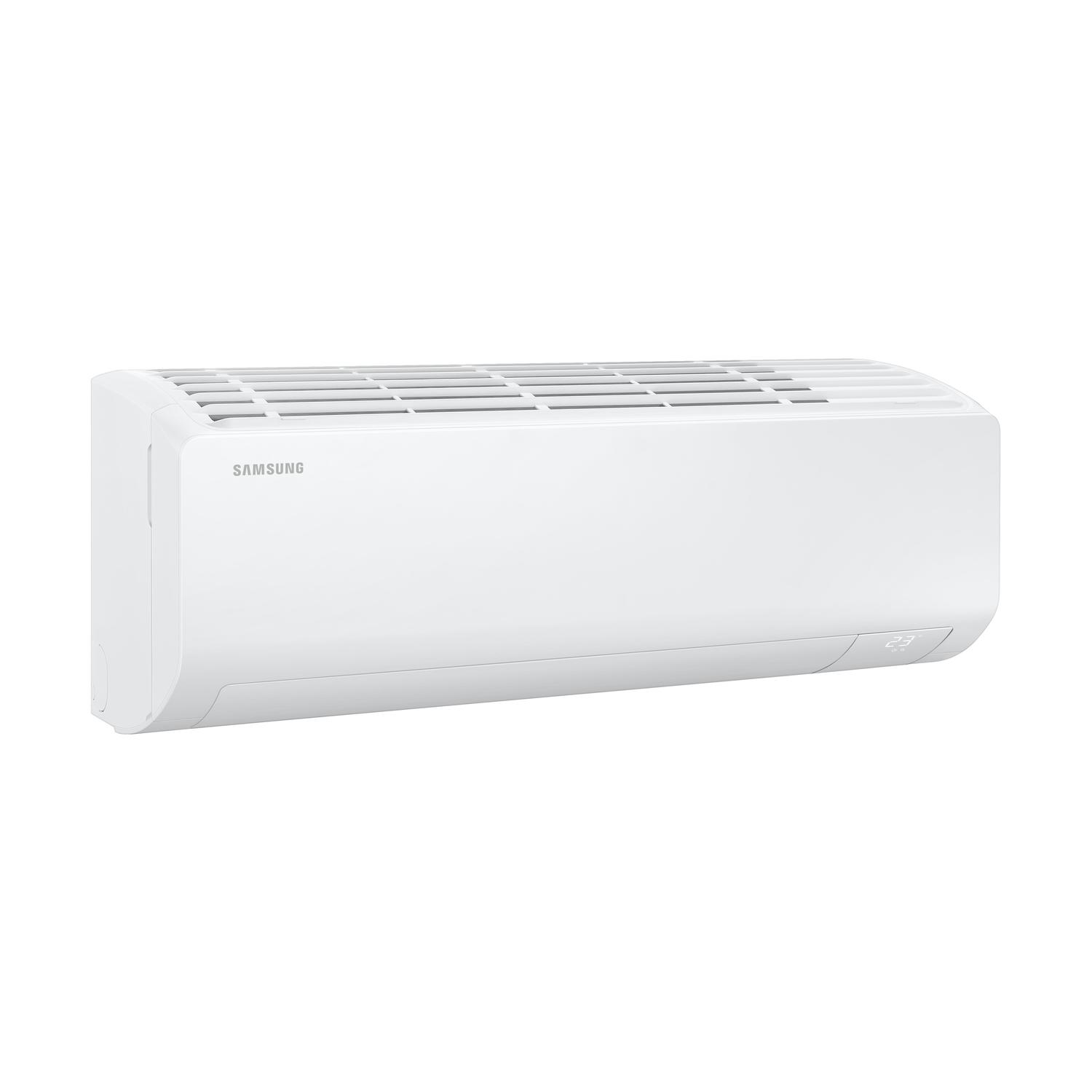 Condizionatore bianco su sfondo bianco. Vista orizzontale, design semplice.