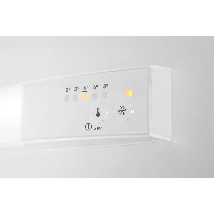 Kühlschrank-Bedienfeld, das Temperatureinstellungen und ein Schneeflocken-Symbol zeigt.