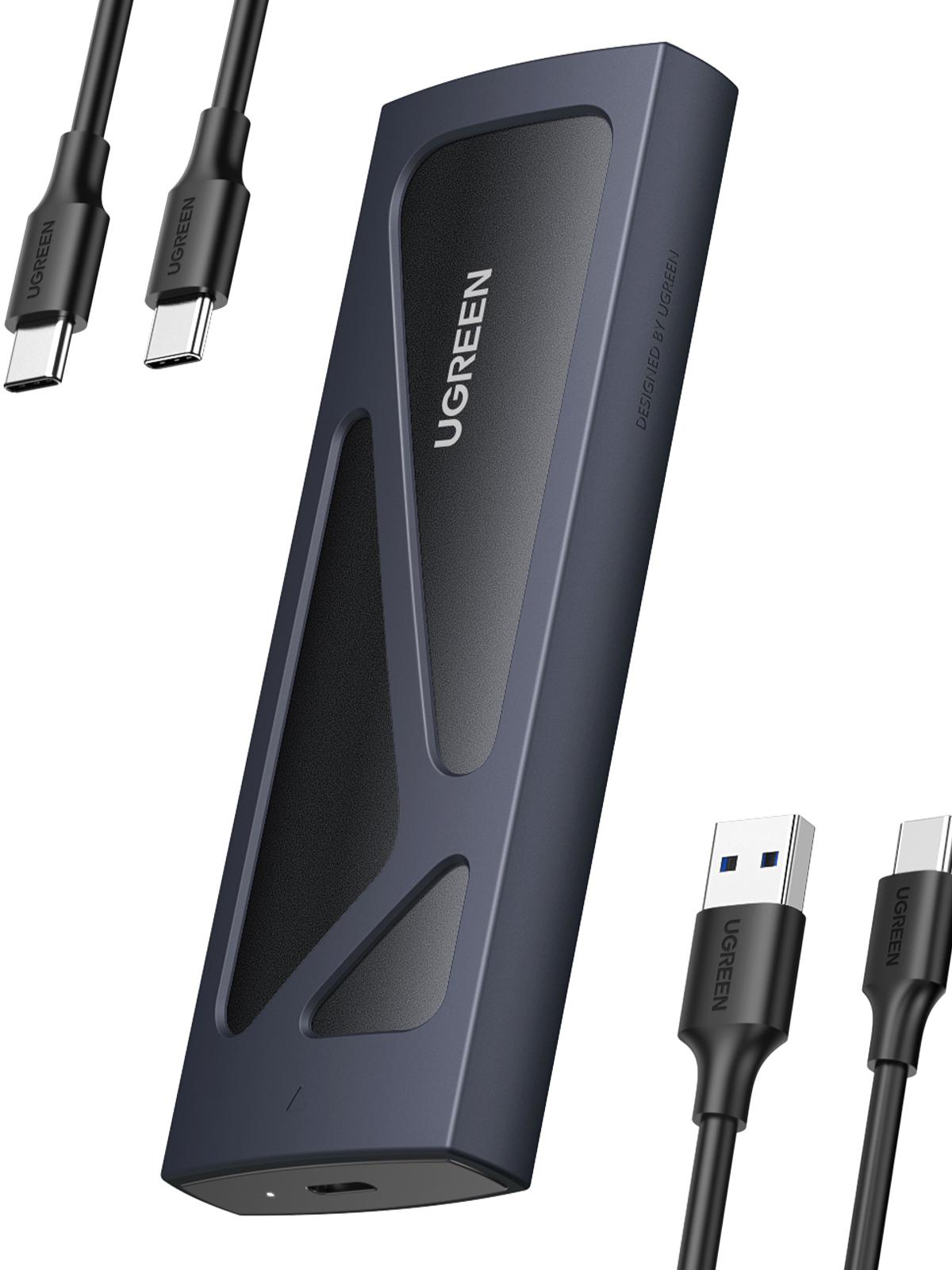 Eine schwarze und blaue UGREEN externe SSD mit zwei USB-Kabeln, auf weißem Hintergrund.