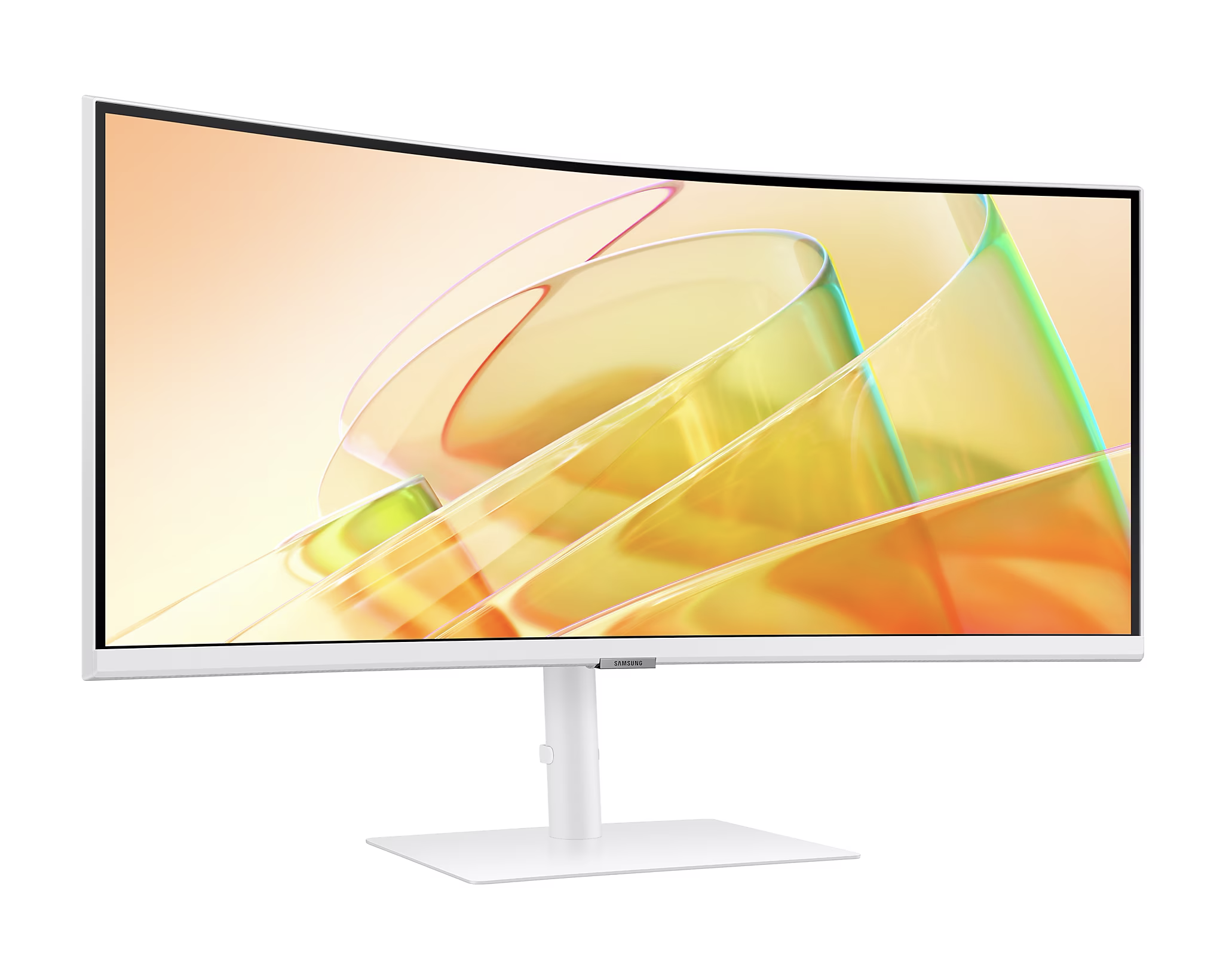 Fehér ívelt Samsung monitor. A kijelző sárga, narancs és zöld absztrakt formákat mutat. Az állvány fehér.