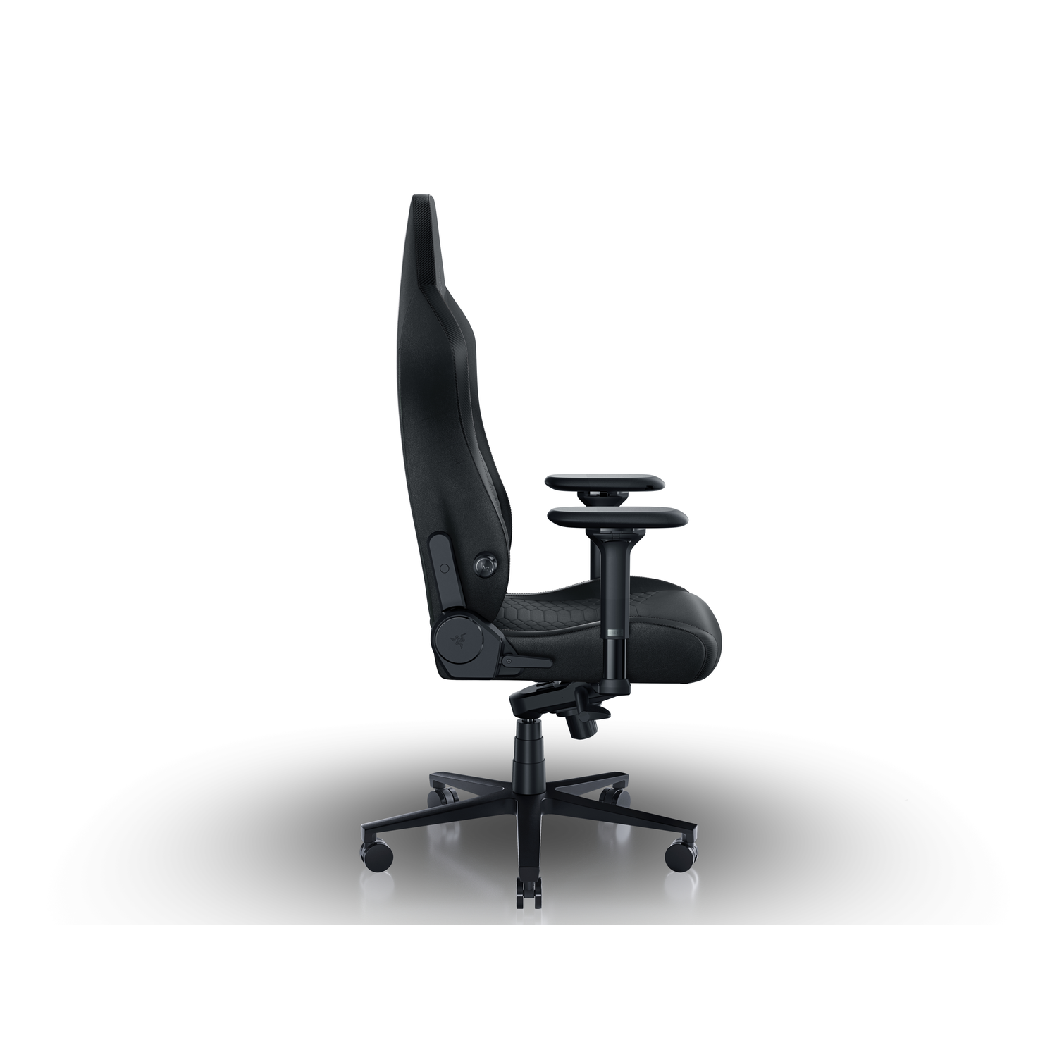 Chaise de jeu noire, vue latérale, fond blanc.
