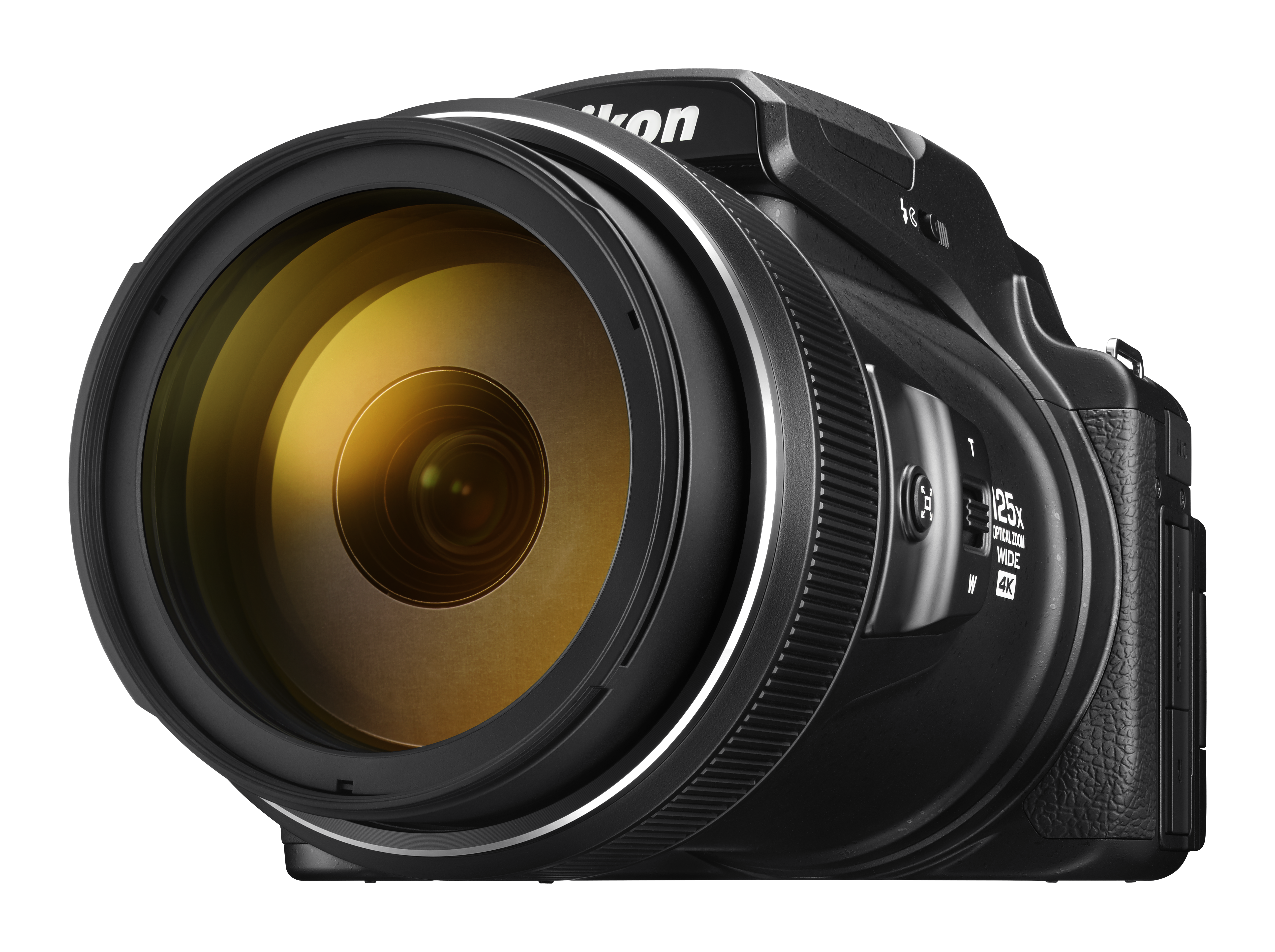 Eine schwarze Nikon-Kamera mit großem Objektiv und gelb getöntem Objektivdeckel.