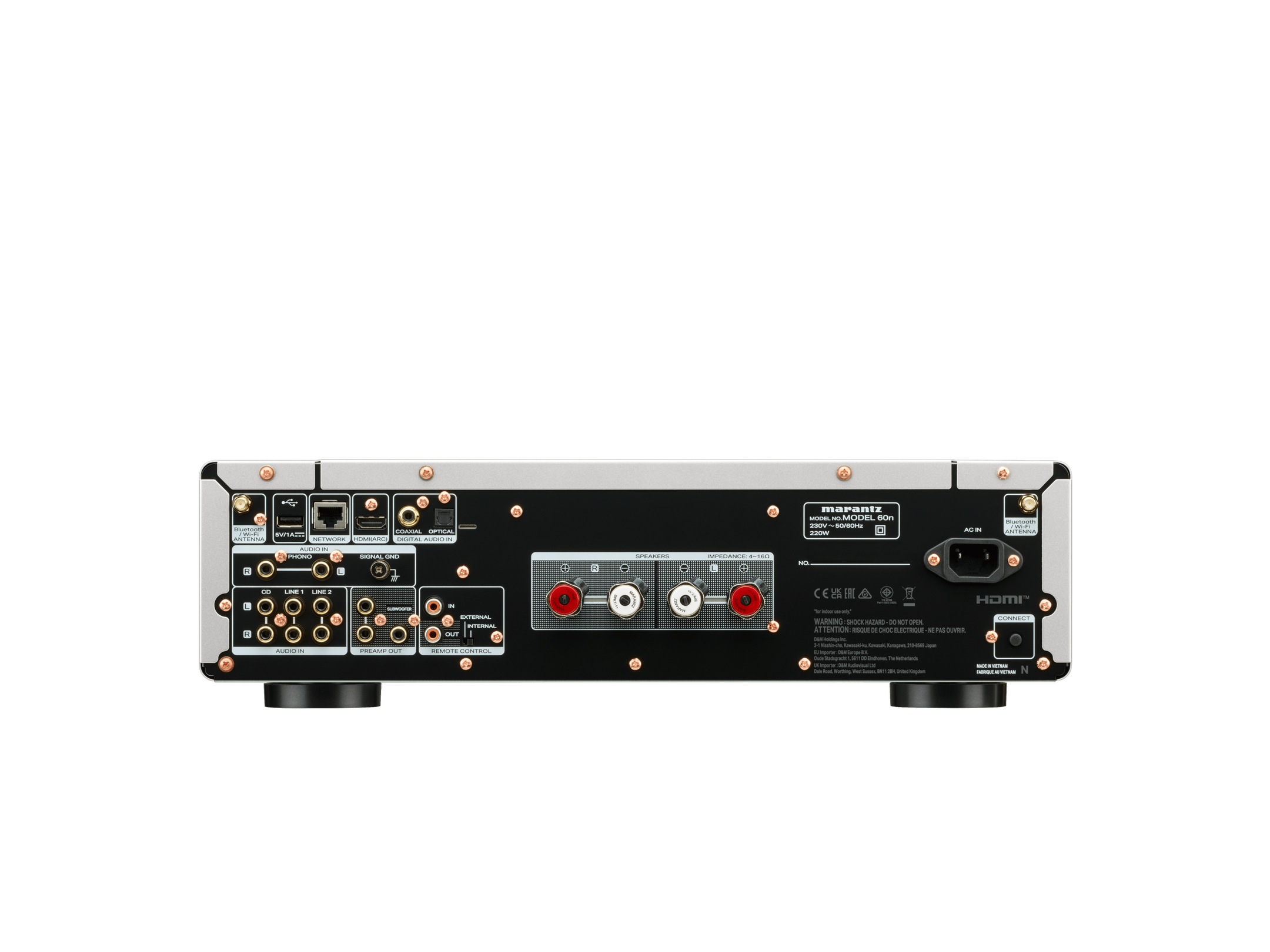 Rückansicht einer schwarzen Marantz-Audiokomponente mit verschiedenen Ein-/Ausgangsports. Schwarzer Hintergrund.