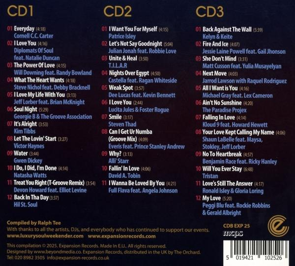 CD-Cover mit Titelliste. Es gibt drei CDs mit verschiedenen Songs. Der Hintergrund ist schwarz.