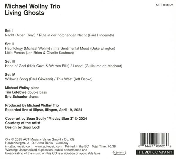 Rückseite eines CD-Albums. Michael Wollny Trio, 'Living Ghosts'. Titelliste mit Songtiteln. Produziert vom Michael Wollny Trio.