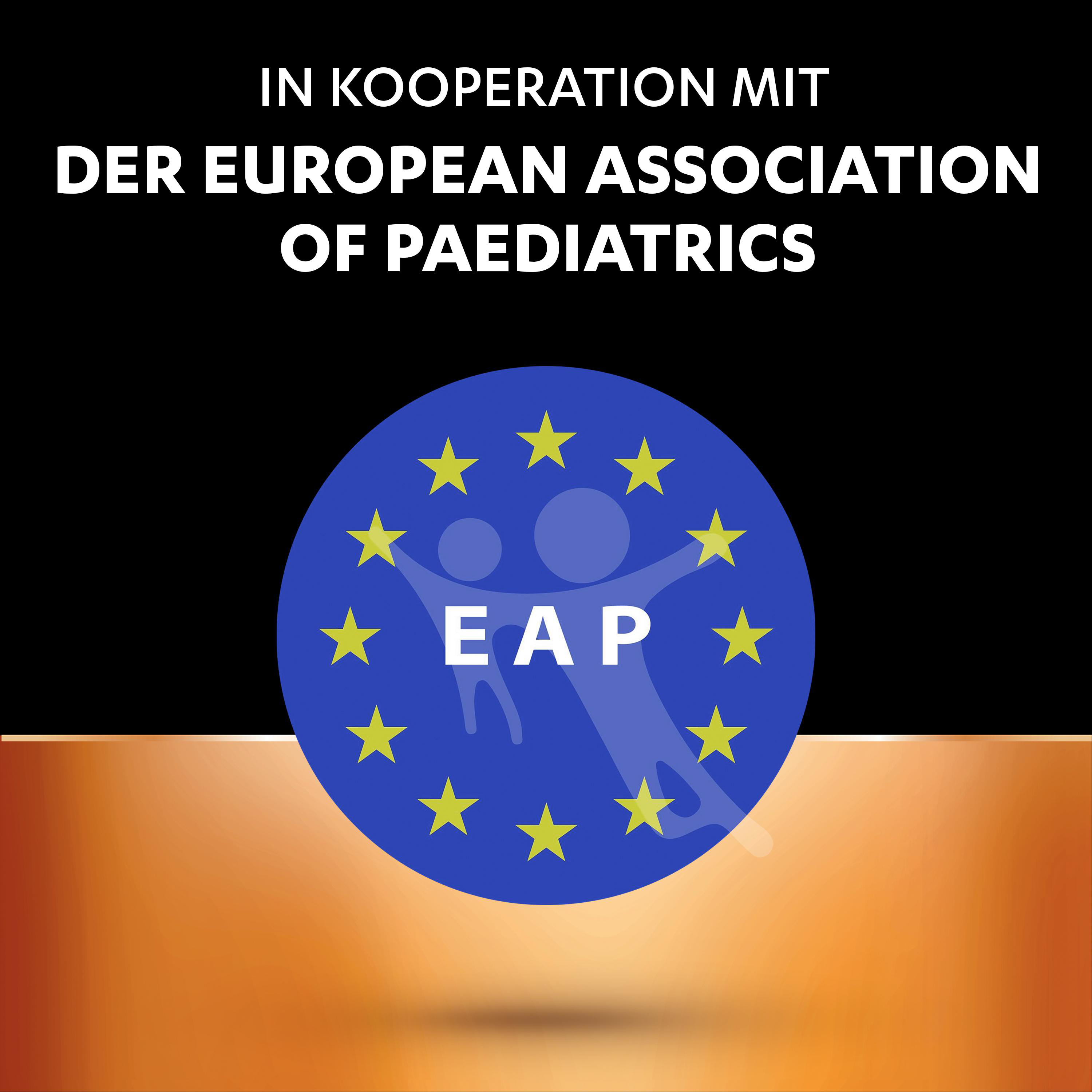 Logo der 'European Association of Paediatrics' mit EU-Sternen und Figuren. Text: 'In Kooperation mit...'