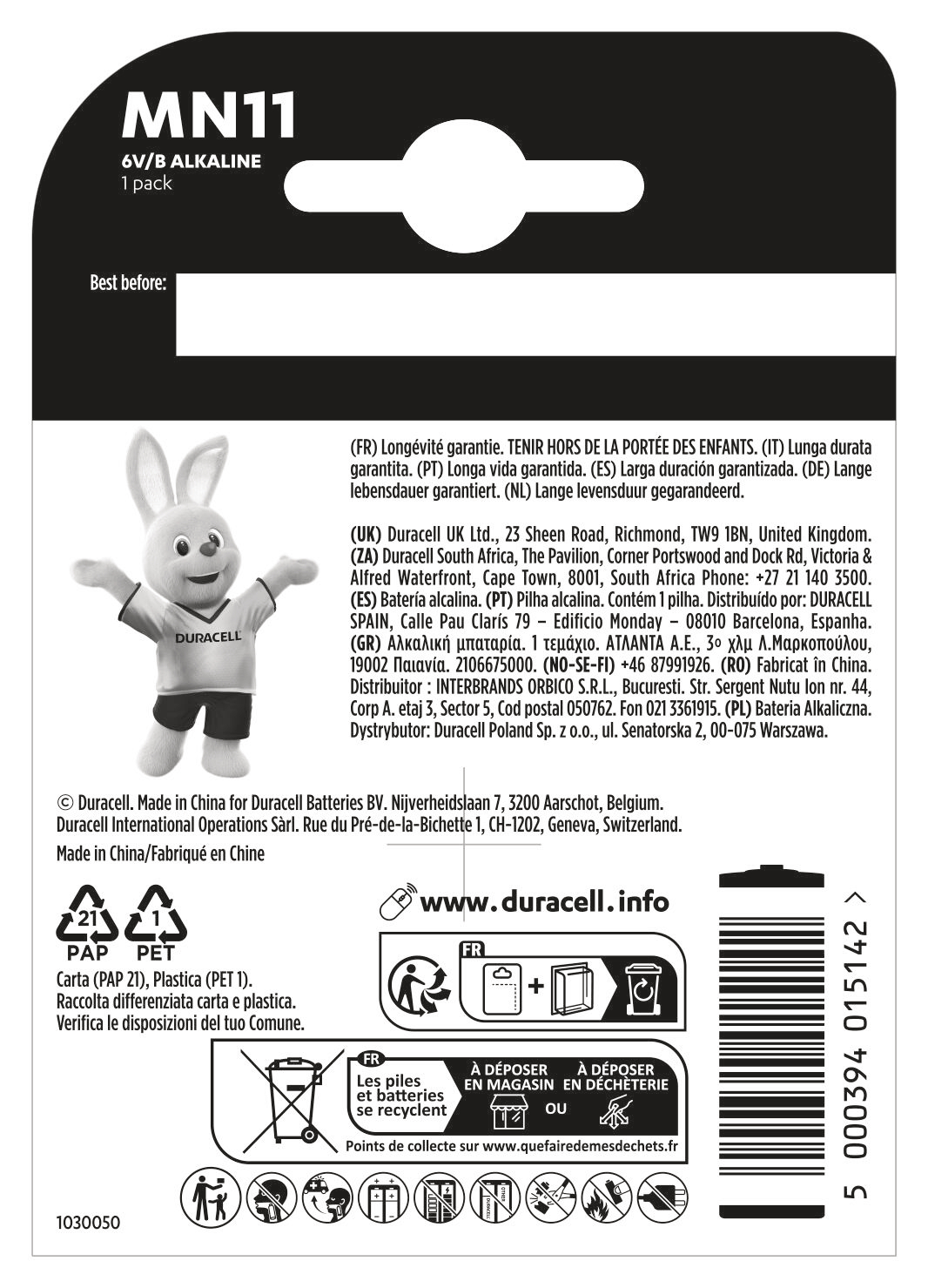 Duracell AA-Batteriepack-Rückseite mit Hasenlogo und Recycling-Informationen. Weißer Hintergrund.