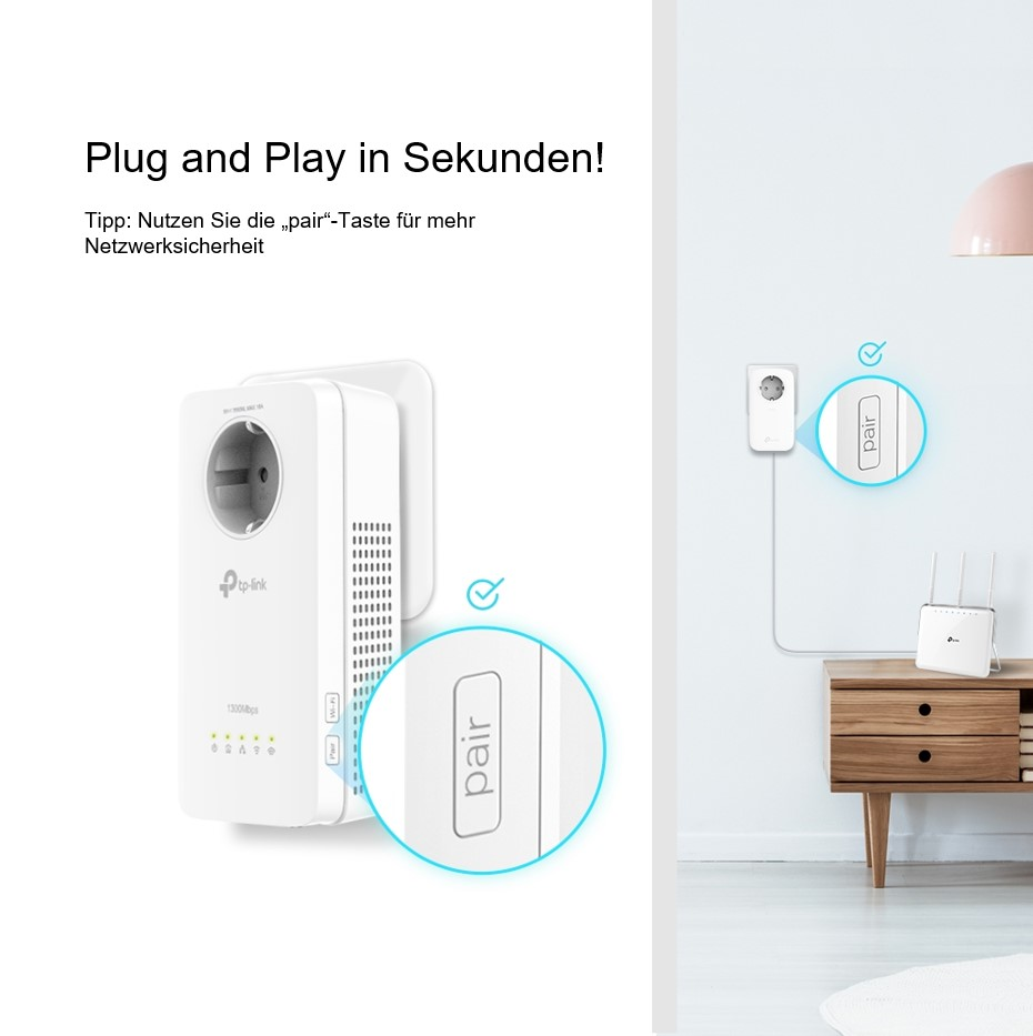 Weißes Plug-in-Gerät mit Steckdose und 'Pair'-Taste. Zwei weitere Geräte an der Wand.