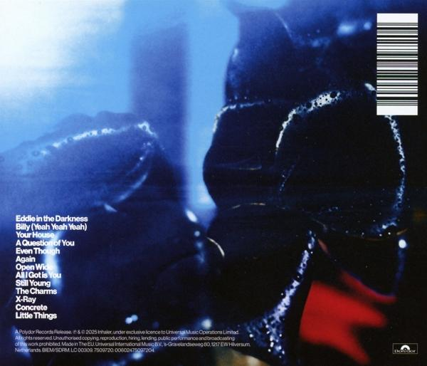 CD-Cover: Dunkles Bild mit Wassertropfen. Titelliste links, Barcode rechts.