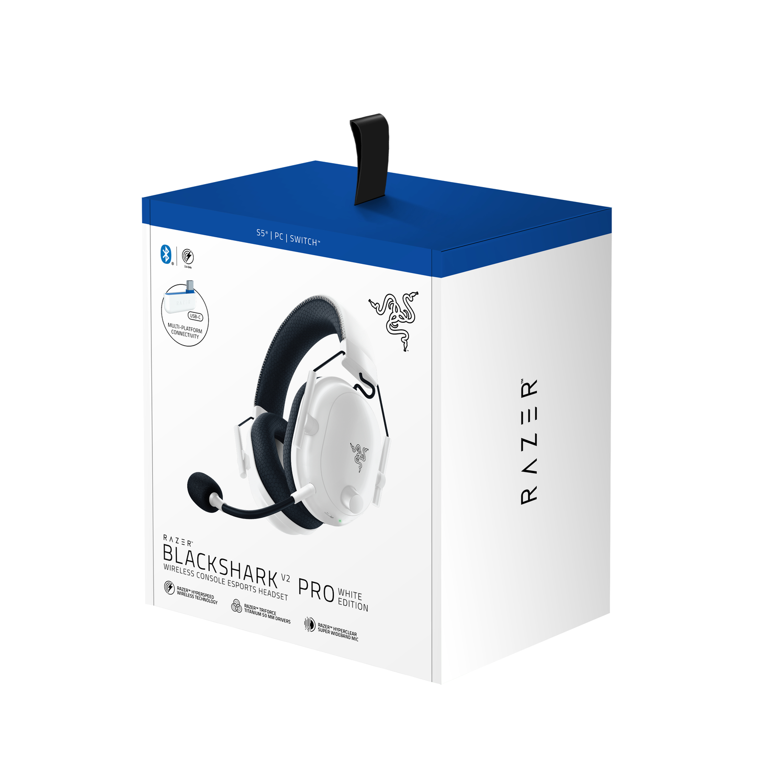 Un casque sans fil Razer Blackshark V2 Pro blanc est dans sa boîte. La boîte est blanche et bleue.