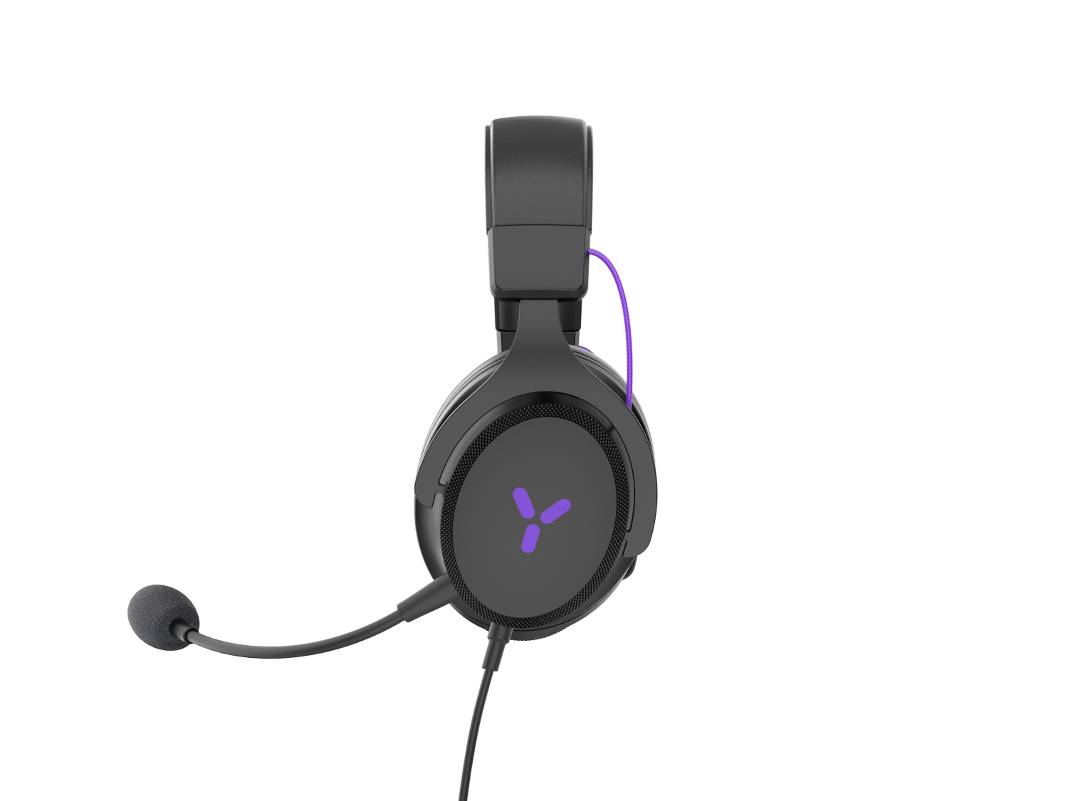 Auriculares para juegos negros con micrófono. Las orejeras y la diadema son negras.