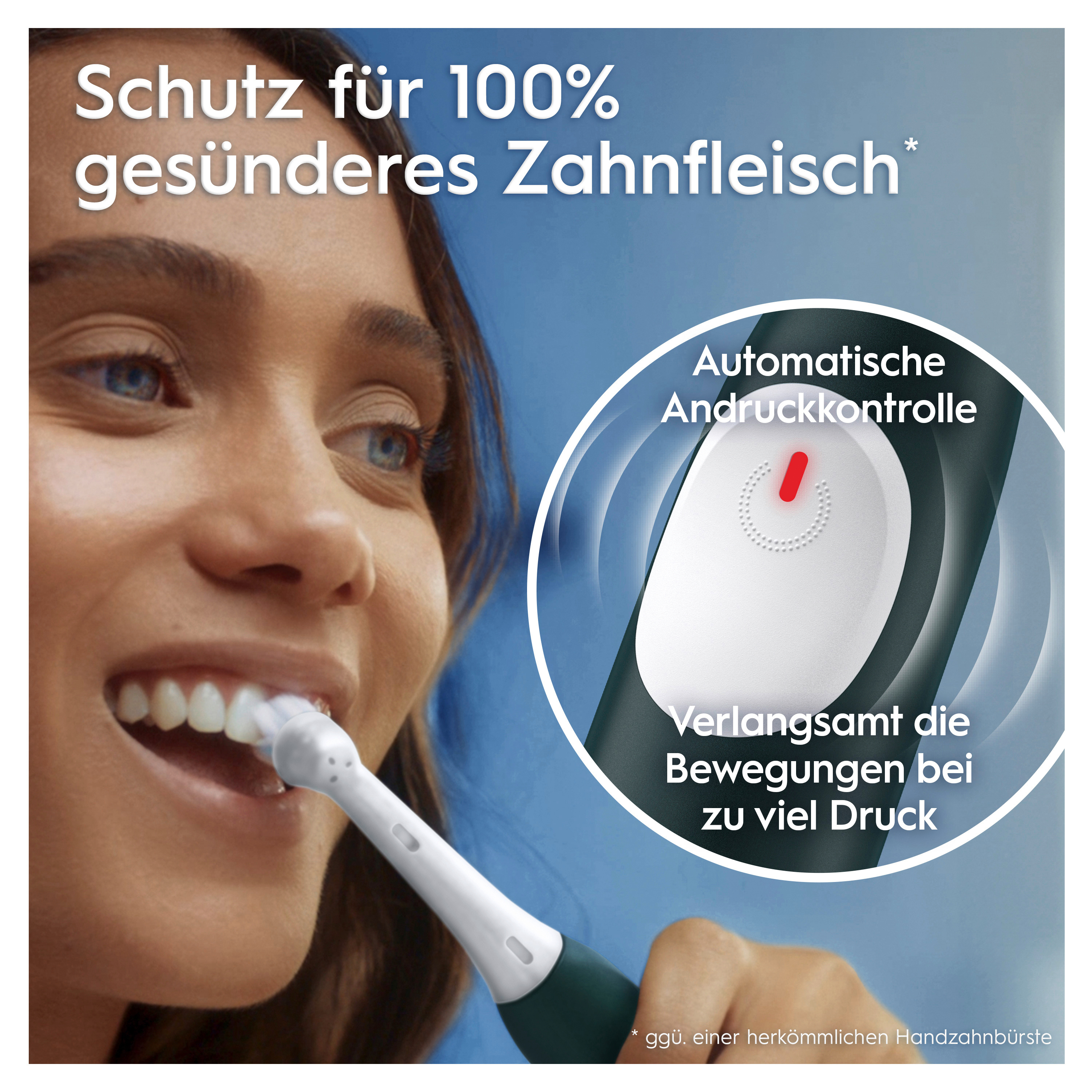 Frau putzt sich mit einer elektrischen Zahnbürste die Zähne. Die Zahnbürste ist grün und weiß. Text auf Deutsch.