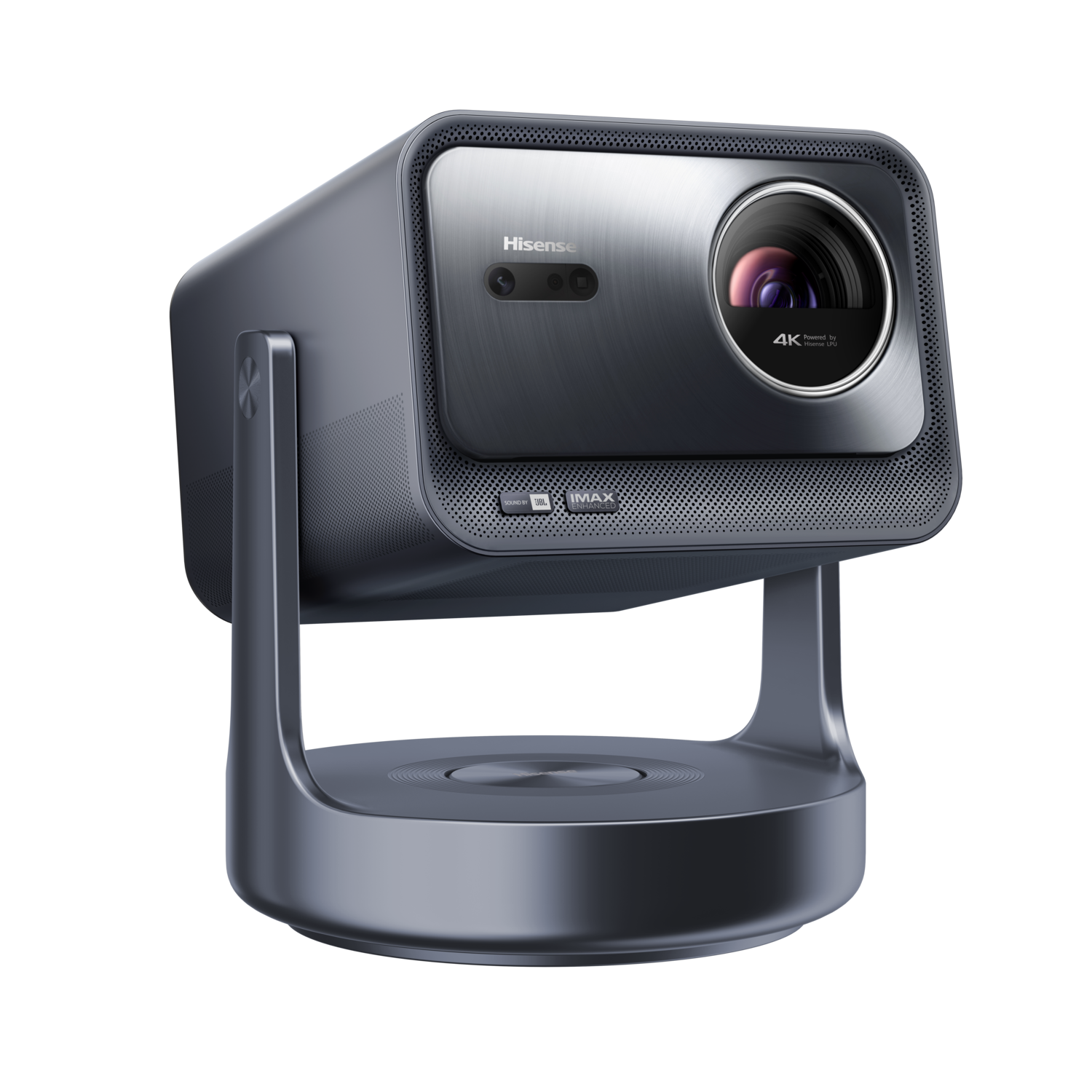 Een donkergrijze projector met een zilveren voorkant. Hij staat op een standaard. De lens is zichtbaar.