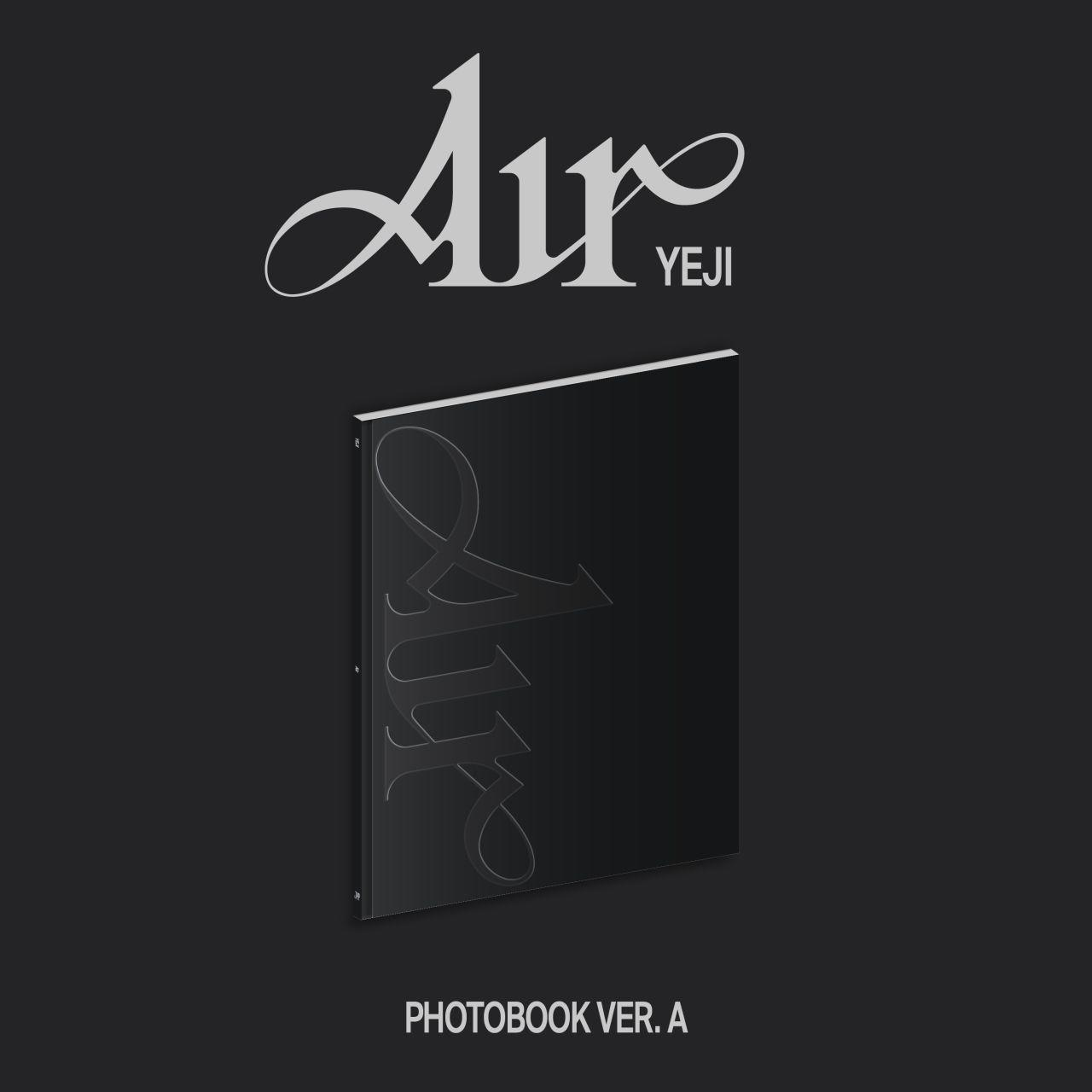 Schwarzes Albumcover mit weißem Text 'Air', und Yejis Name. 'Photobook Ver. A'.