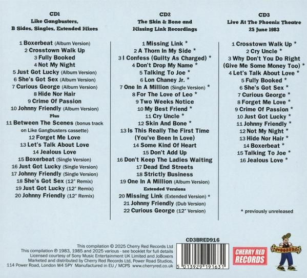 Broschüre mit Text und Bildern, CD1, CD2, CD3.