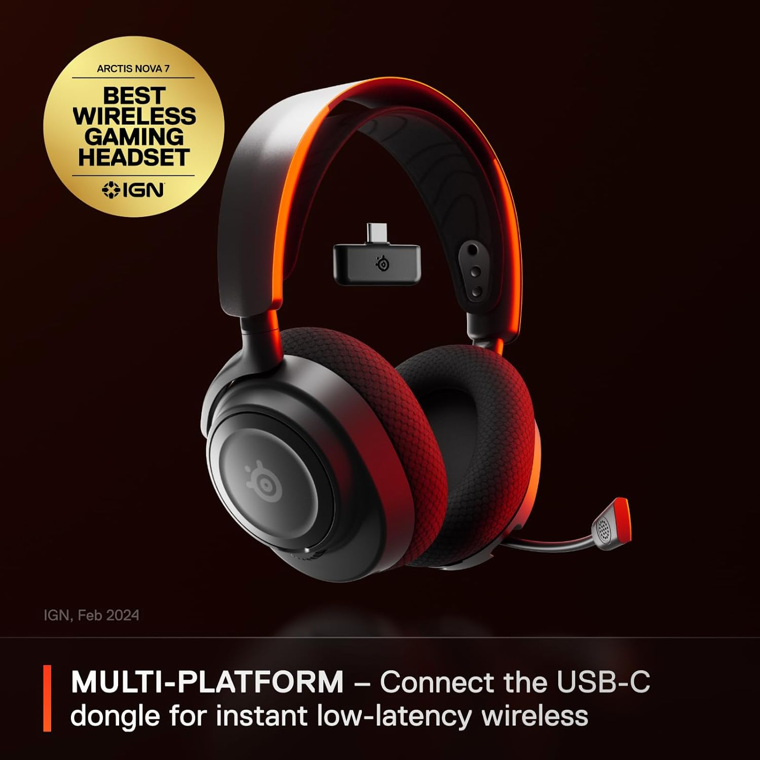 Una cuffia da gioco nera e rossa con un ricevitore wireless.