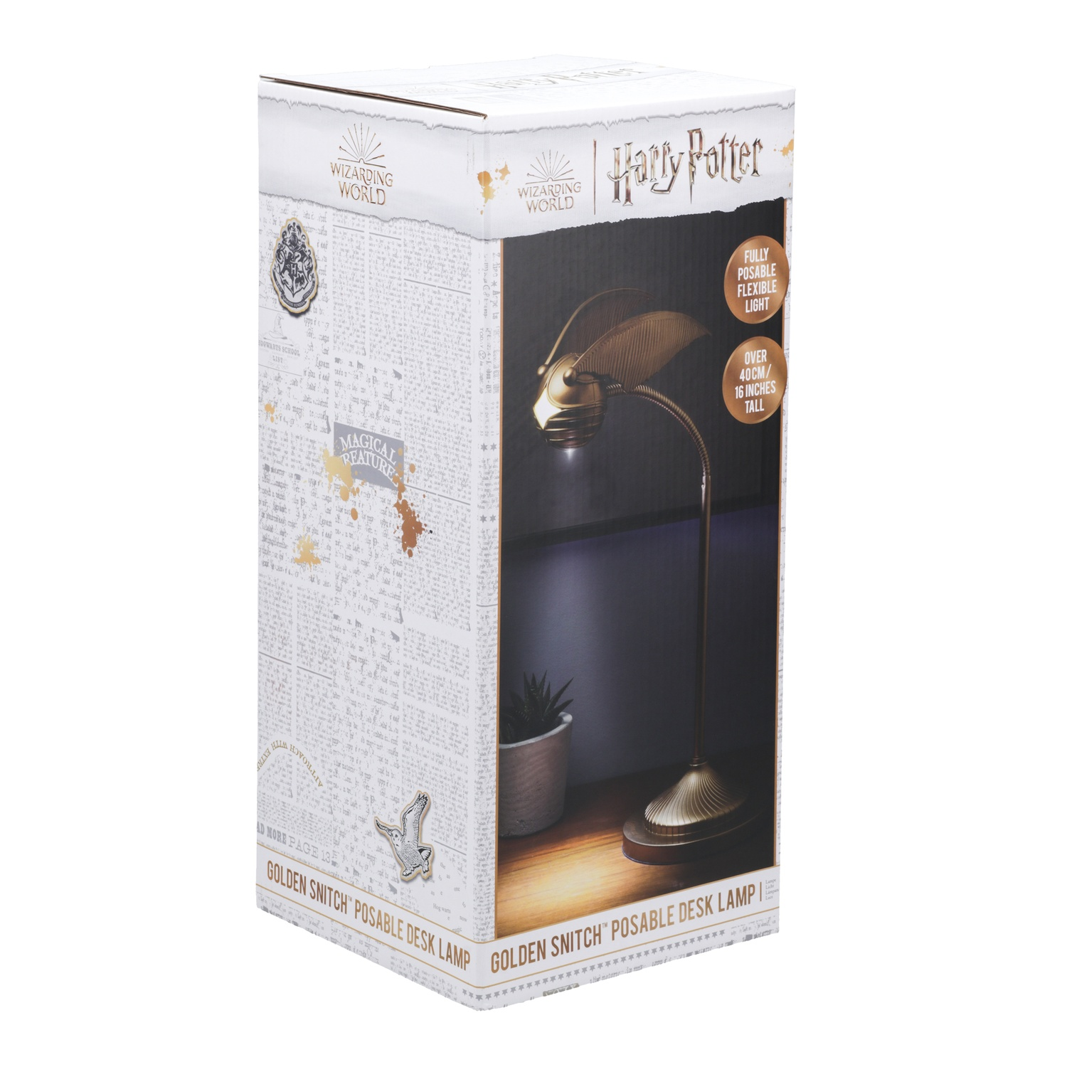 Een Harry Potter Golden Snitch bureaulamp in een doos, met een gouden snitch-ontwerp en flexibele nek.