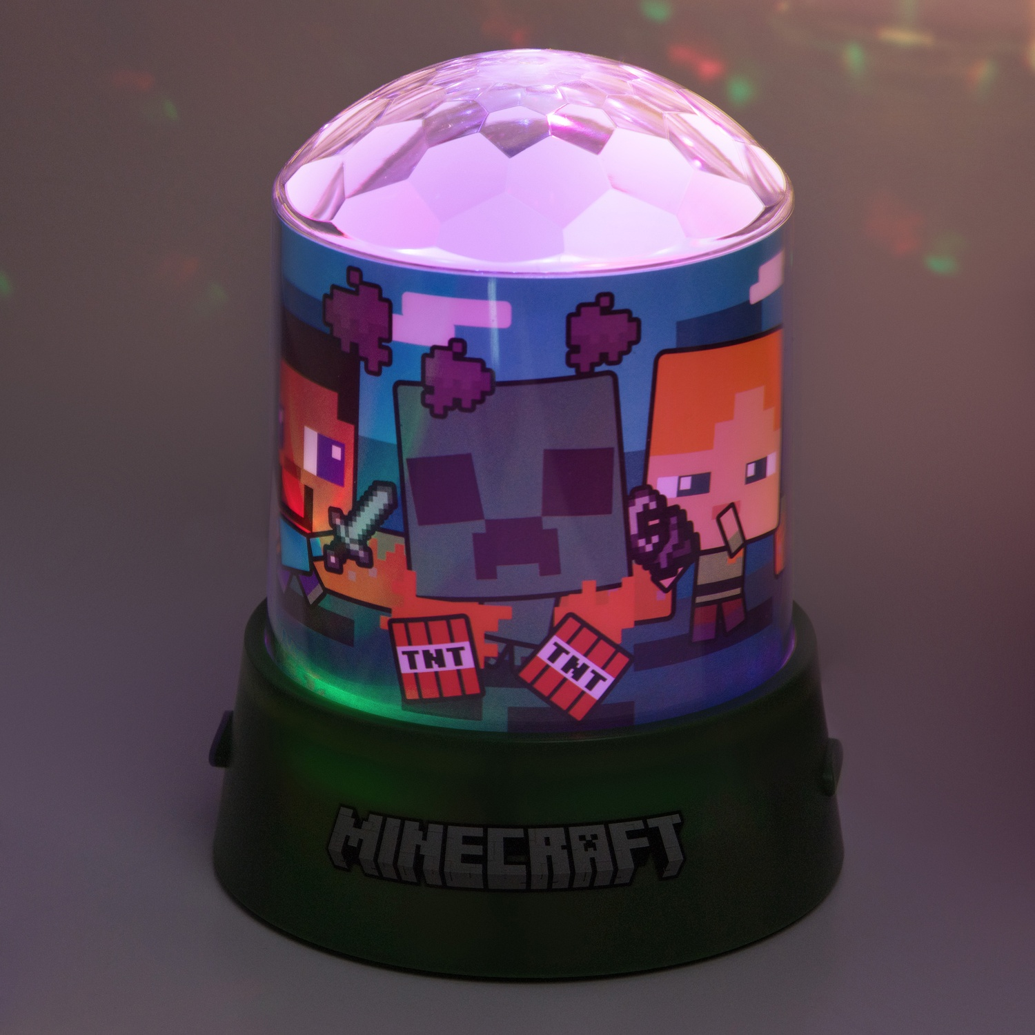 Minecraft-thema lamp met cartoonfiguren en TNT-blokken.
