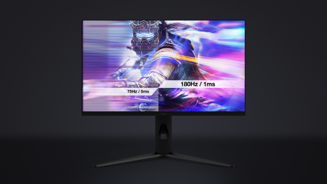Monitor képernyője két, különböző frissítési sebességű képernyőt mutat: 75 Hz és 180 Hz. Sötét háttér.