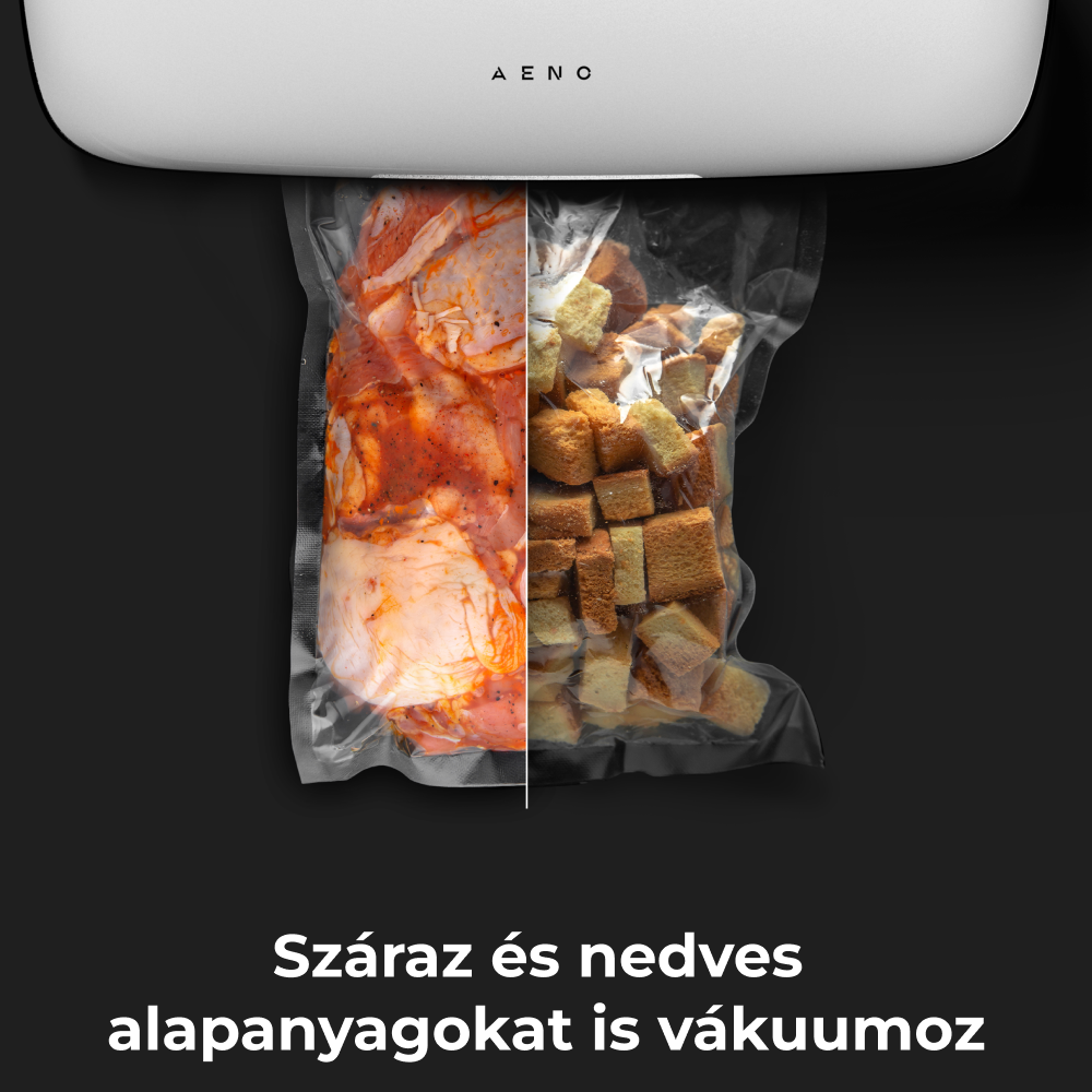 Két vákuumzáras zacskó, az egyik csirkével és szósszal, a másik kenyérrel.