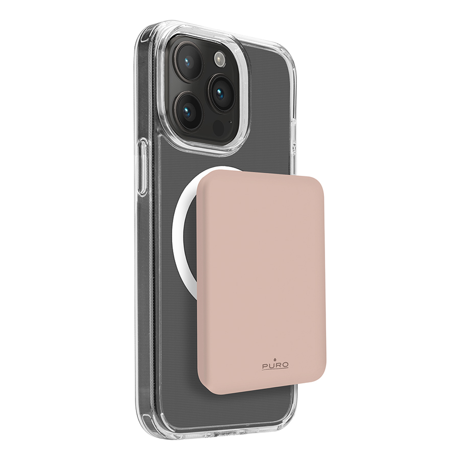 Şeffaf bir kılıf içinde iPhone, pembe bir manyetik power bank takılı. Power bank üzerinde Puro markası var.