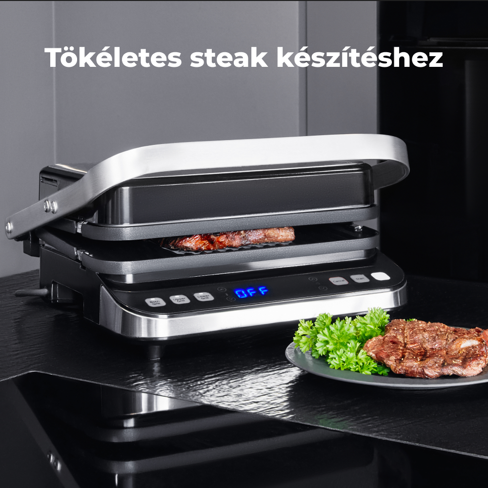 Elektromos grill steakkel a grillen és egy tányéron.