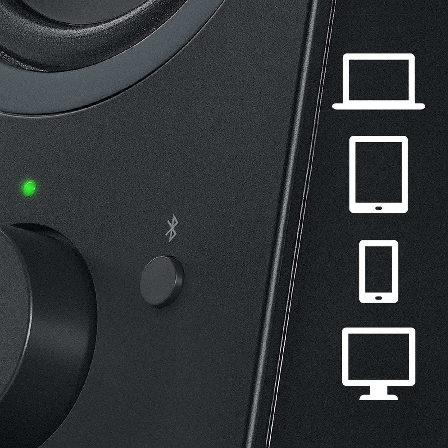 Gros plan sur l'enceinte avec bouton de volume, bouton Bluetooth et indicateur d'alimentation vert. Icônes d'appareils.