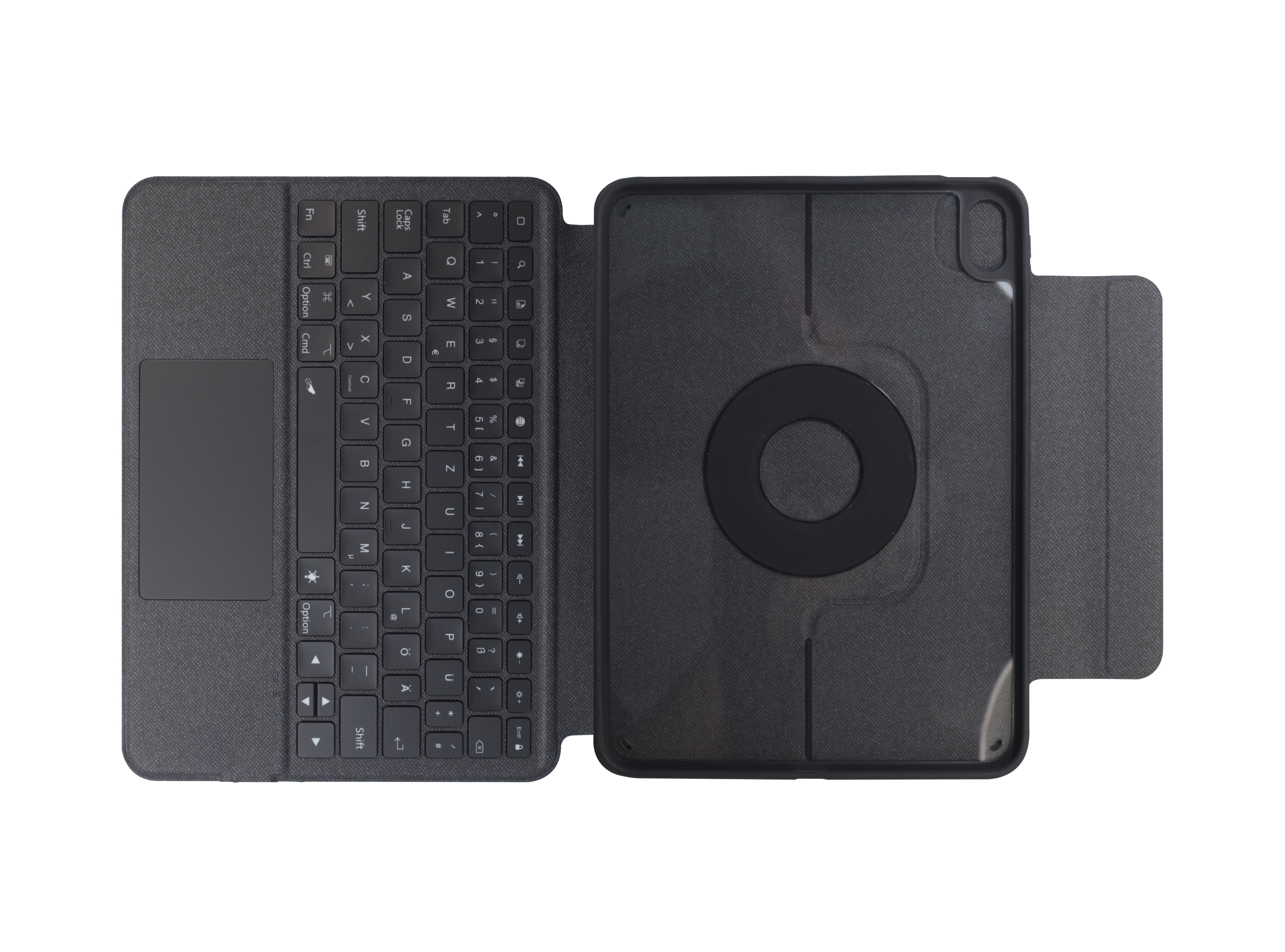 Eine schwarze, strukturierte Hülle für ein Tablet ist geschlossen auf weißem Grund.